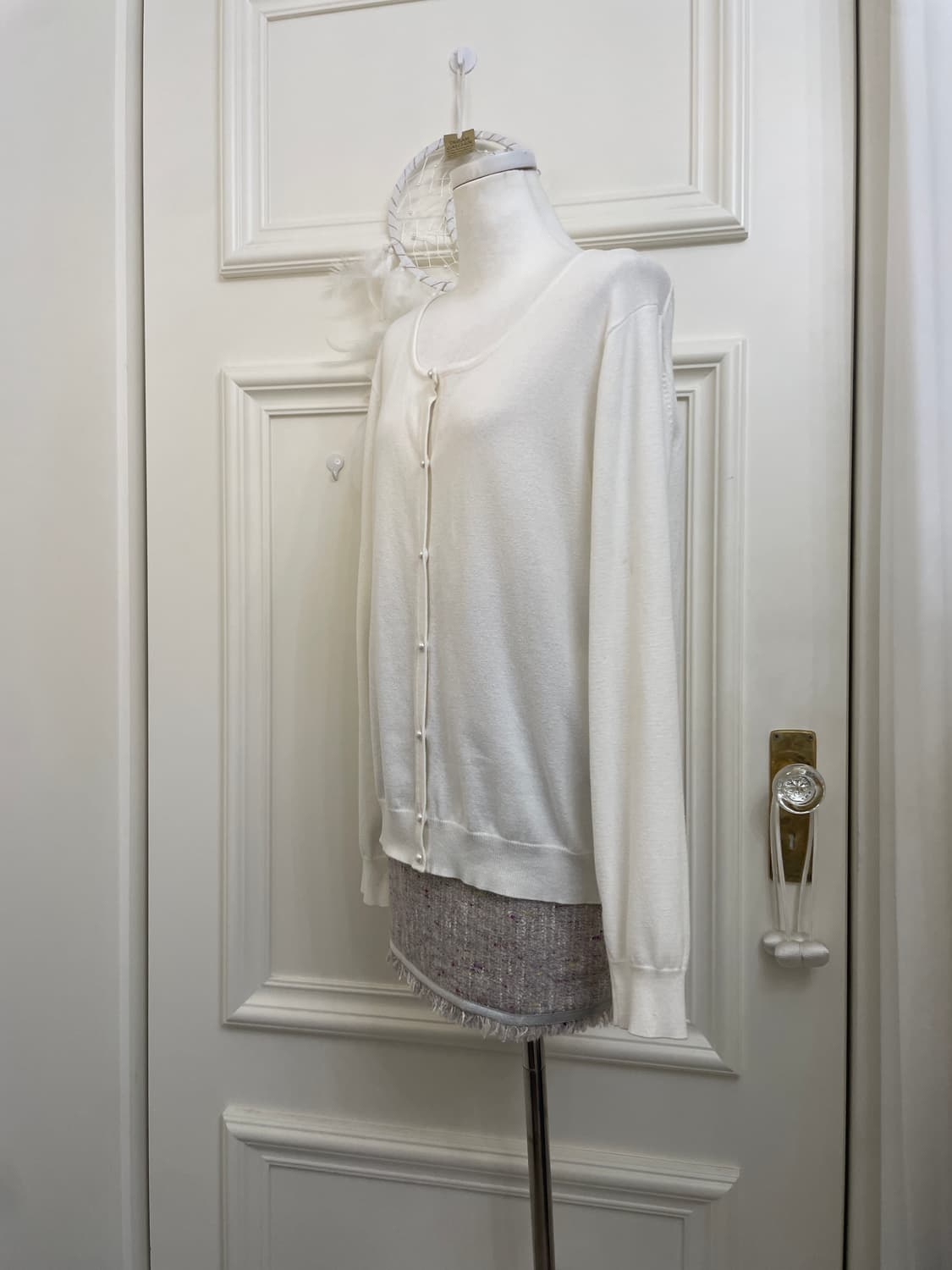 white pearl button pure cardigan 상품이미지2