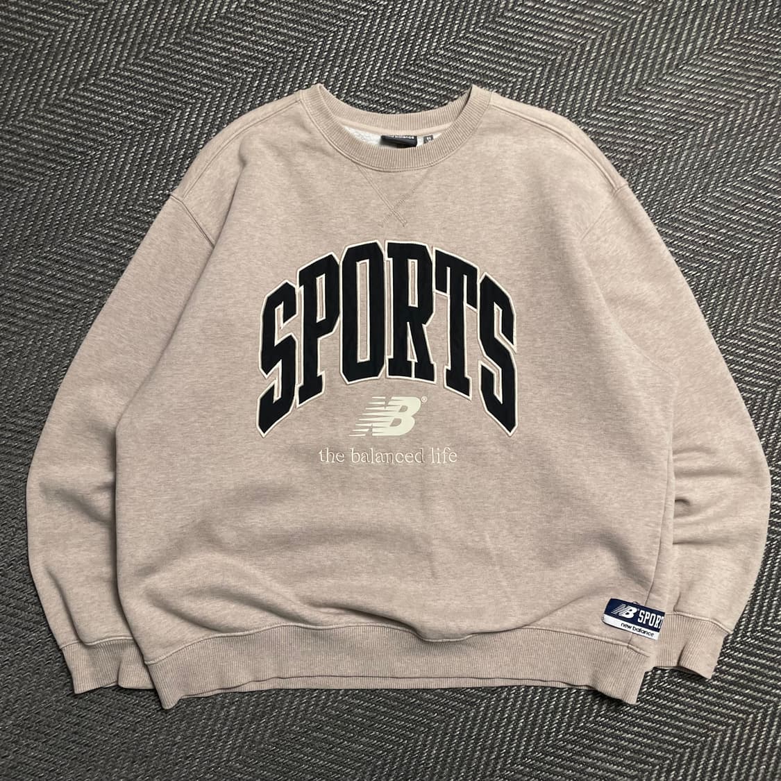 뉴발란스 SPORTS 빅로고 기모 스웻 맨투맨o 5130 상품이미지1