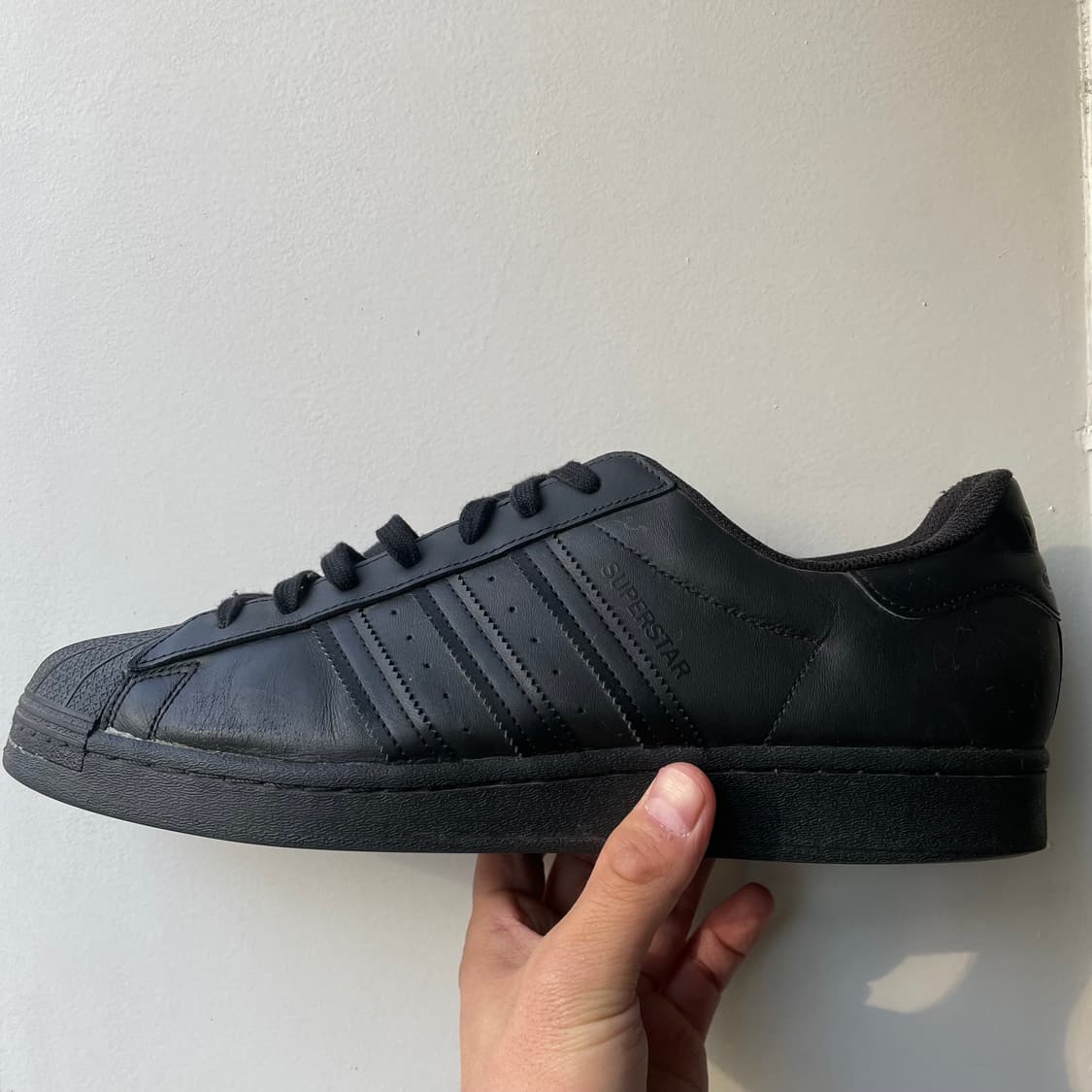 아디다스 슈퍼스타 트리플 블랙 300 상품이미지1