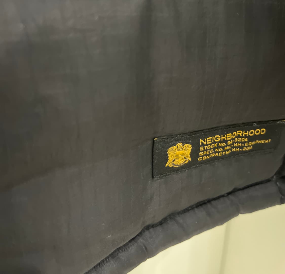 네이버후드 블랙 다운 셔츠 패딩 자켓 상품이미지3