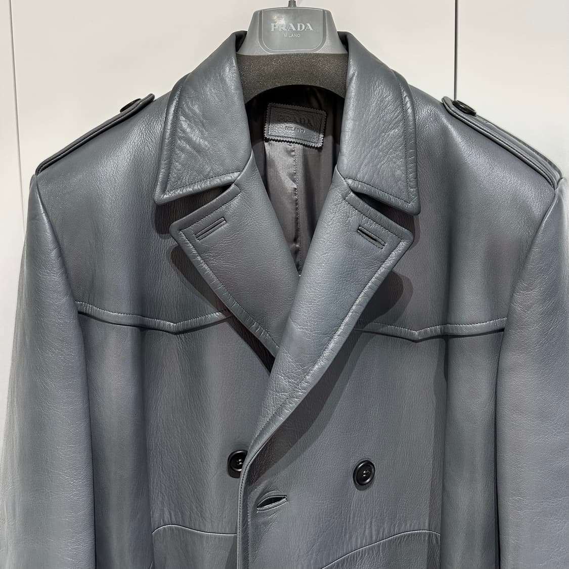 프라다 라프시몬스 22fw 고트레더 밀리터리 코트 상품이미지3