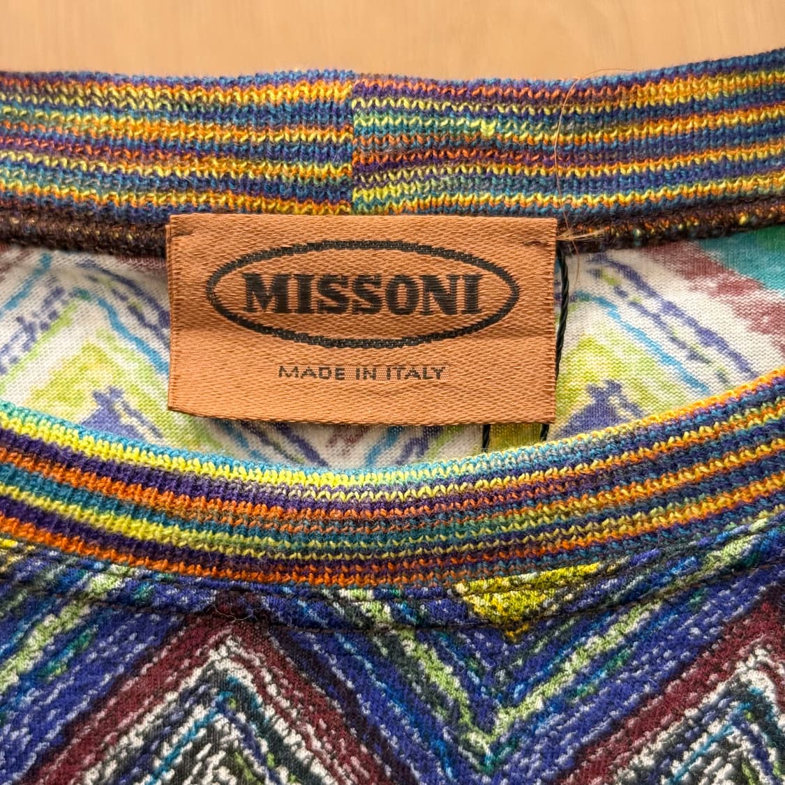 미쏘니 반팔 니트 티셔츠 시그니처 지그재그 패턴 디테일 멀티컬러 상품이미지7