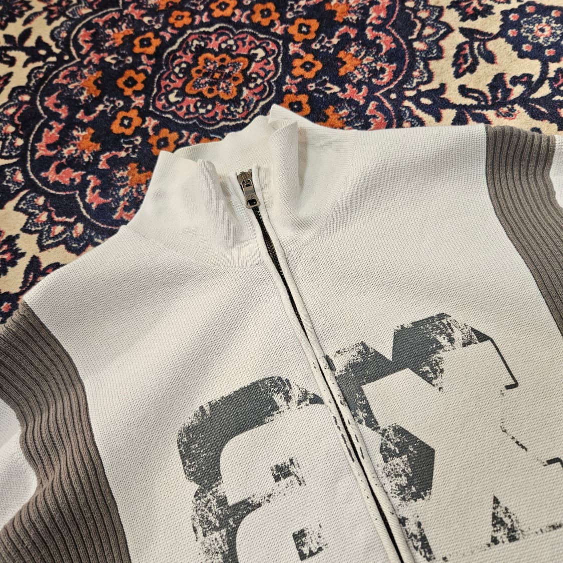 알마니익스체인지  Y2k 프린팅 하이넥 집업 자켓 상품이미지4