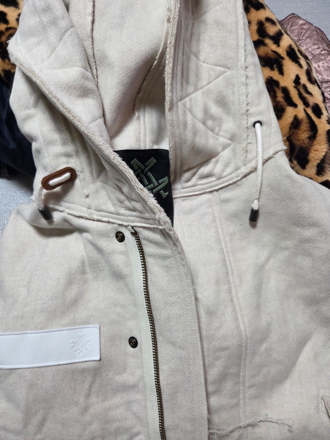 미스터앤미세스 자켓 팝니다 상품이미지9