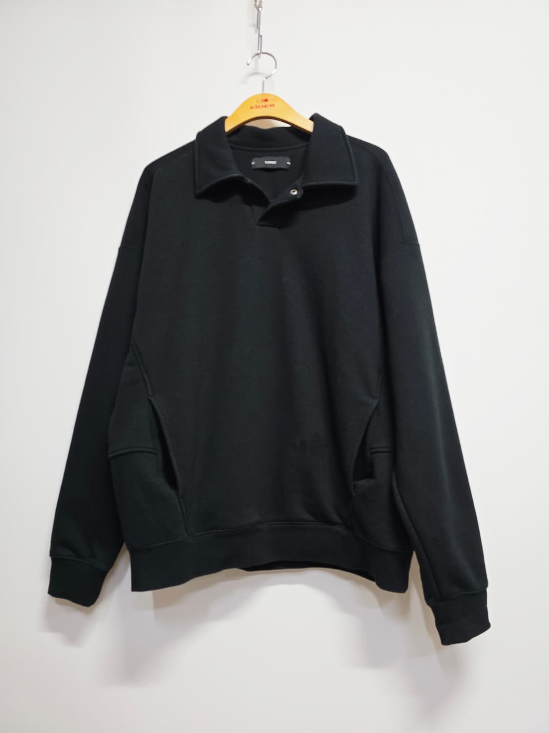 일꼬르소 카라넥 블랙 맨투맨 티셔츠 상품이미지1