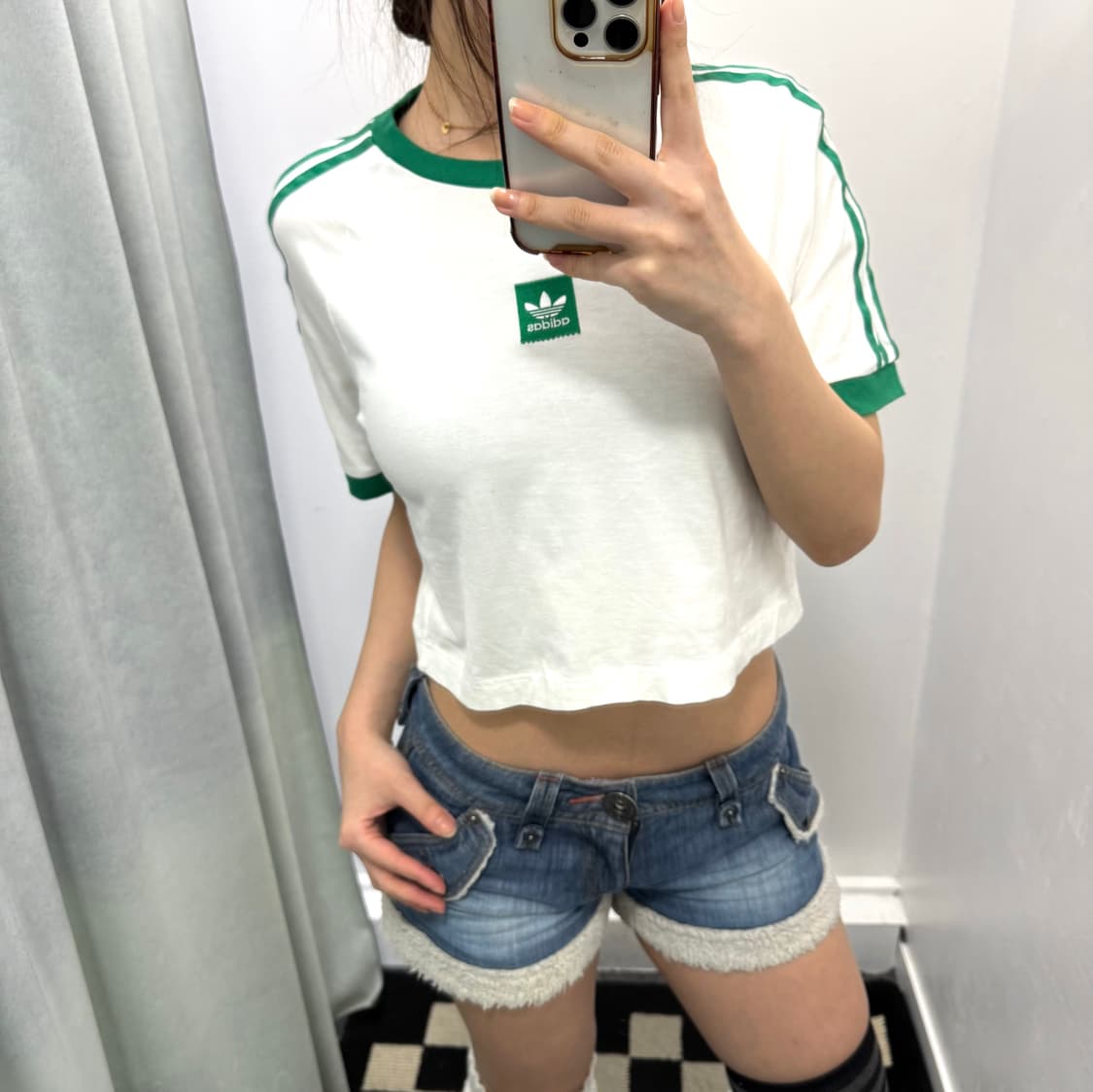 아디다스 화이트 그린 크롭 반팔 티셔츠 상품이미지2