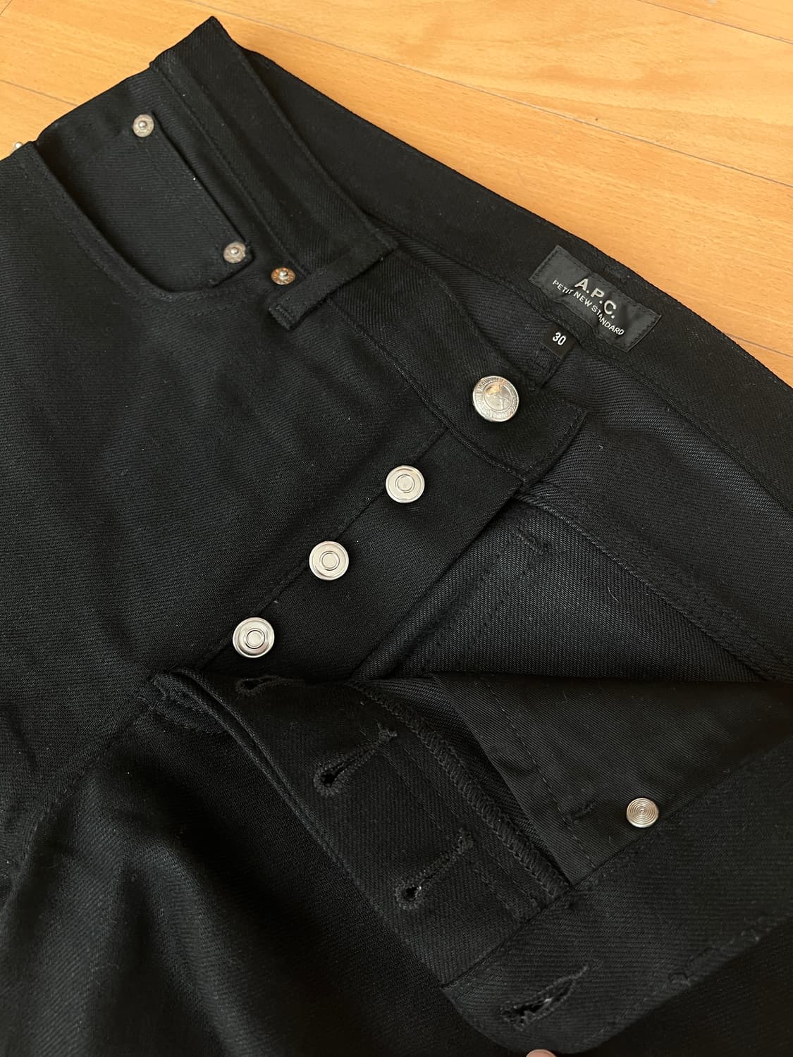 A.P.C. 쁘띠 뉴 스탠다드 블랙진 상품이미지3