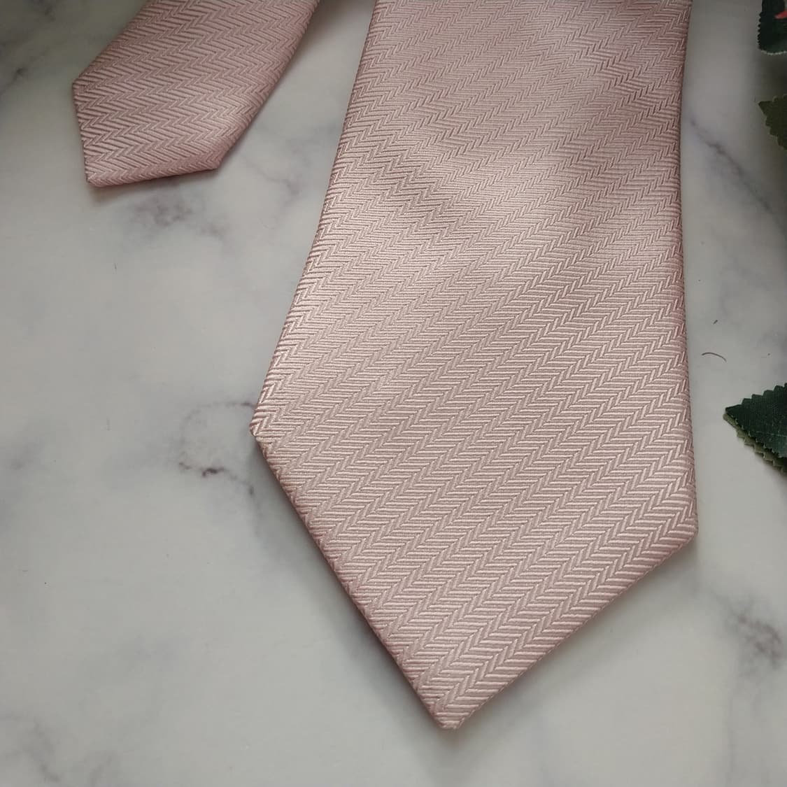 아쿠아스큐텀 실크 핑크 헤링본 패턴 넥타이 9.9cm A+등급 K1351 상품이미지4