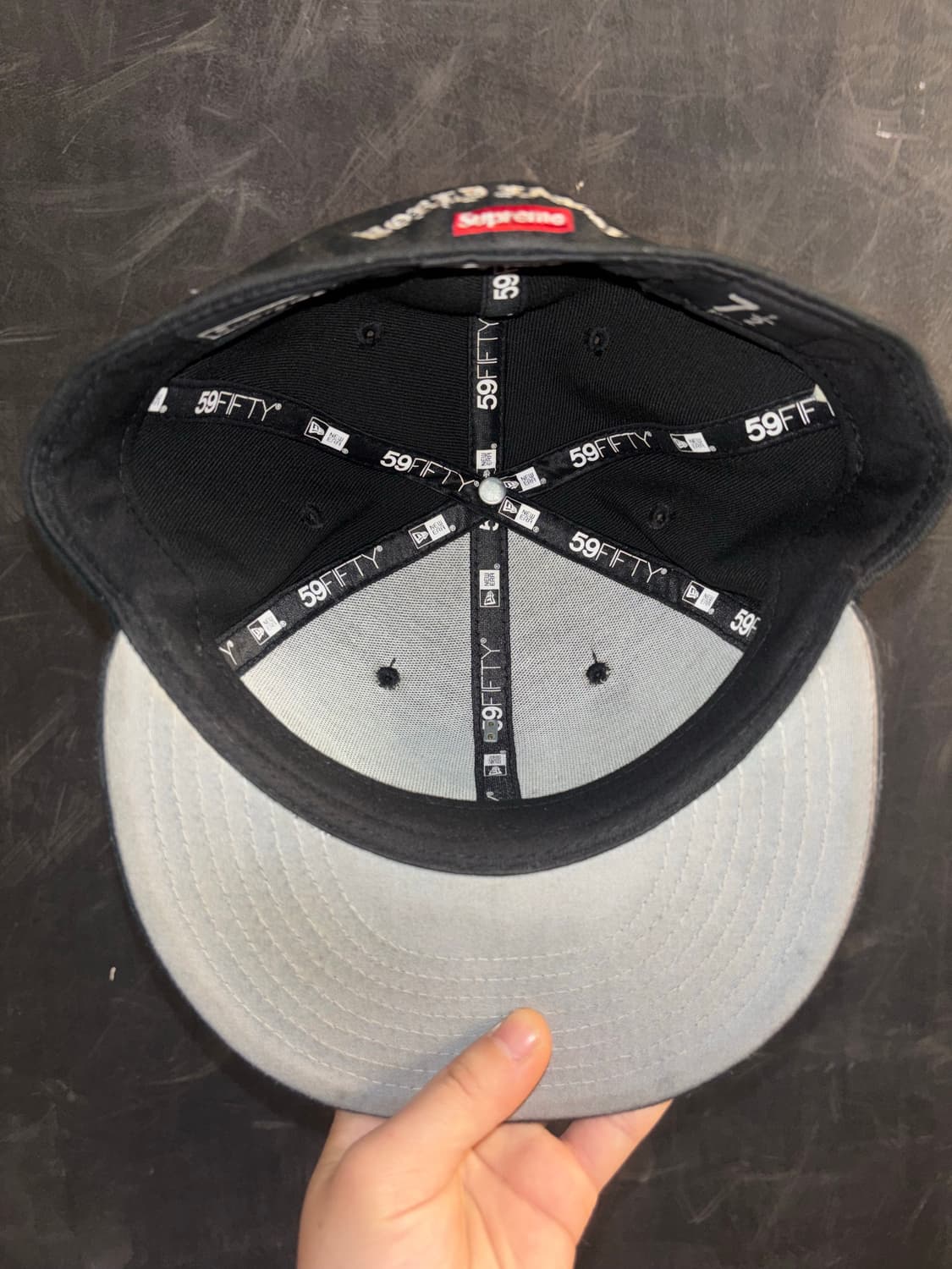 슈프림 골드 크로스 S로고 뉴에라 블랙 상품이미지2