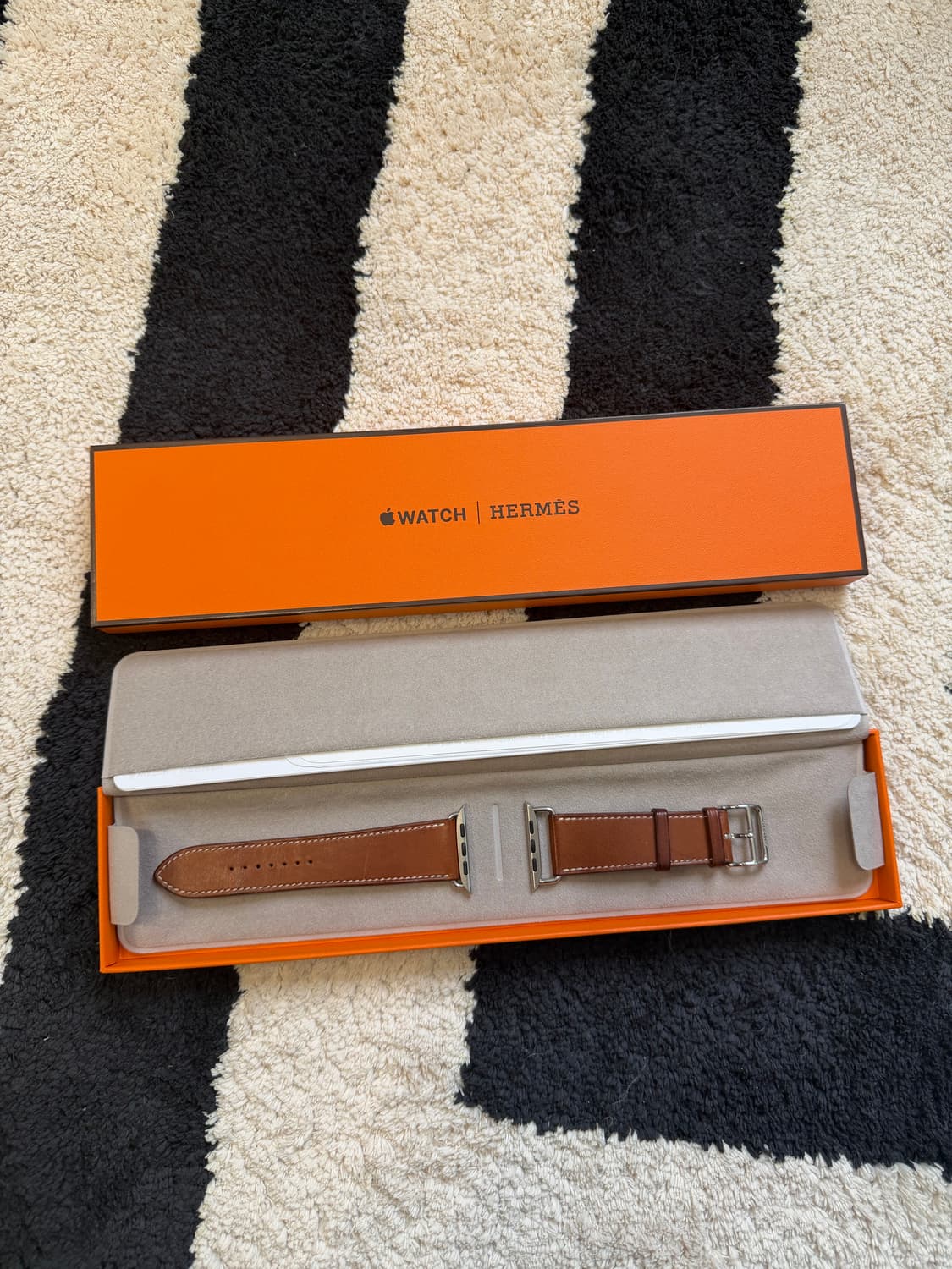 (미사용) 애플워치 에르메스 에뚜쁘 스위프트 가죽 스트랩 45mm  상품이미지1