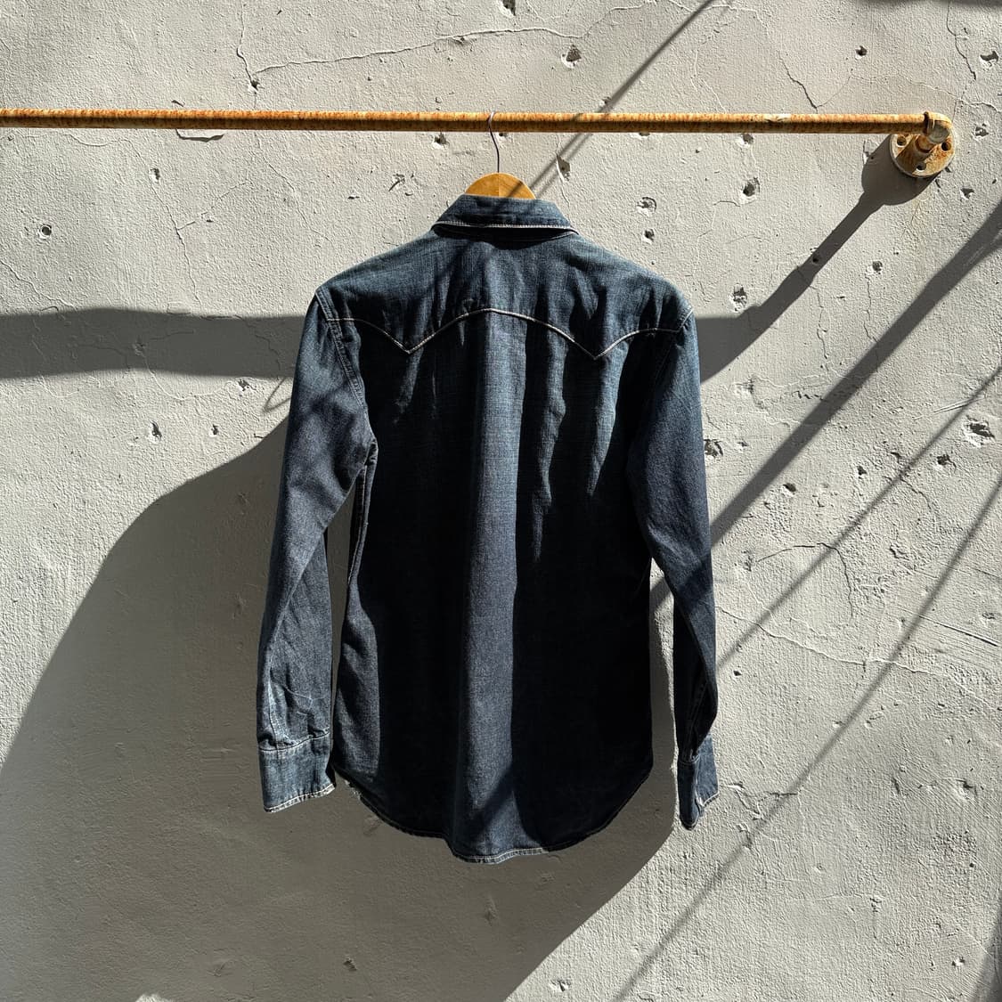 리바이스 레드룹 데님셔츠 상품이미지2