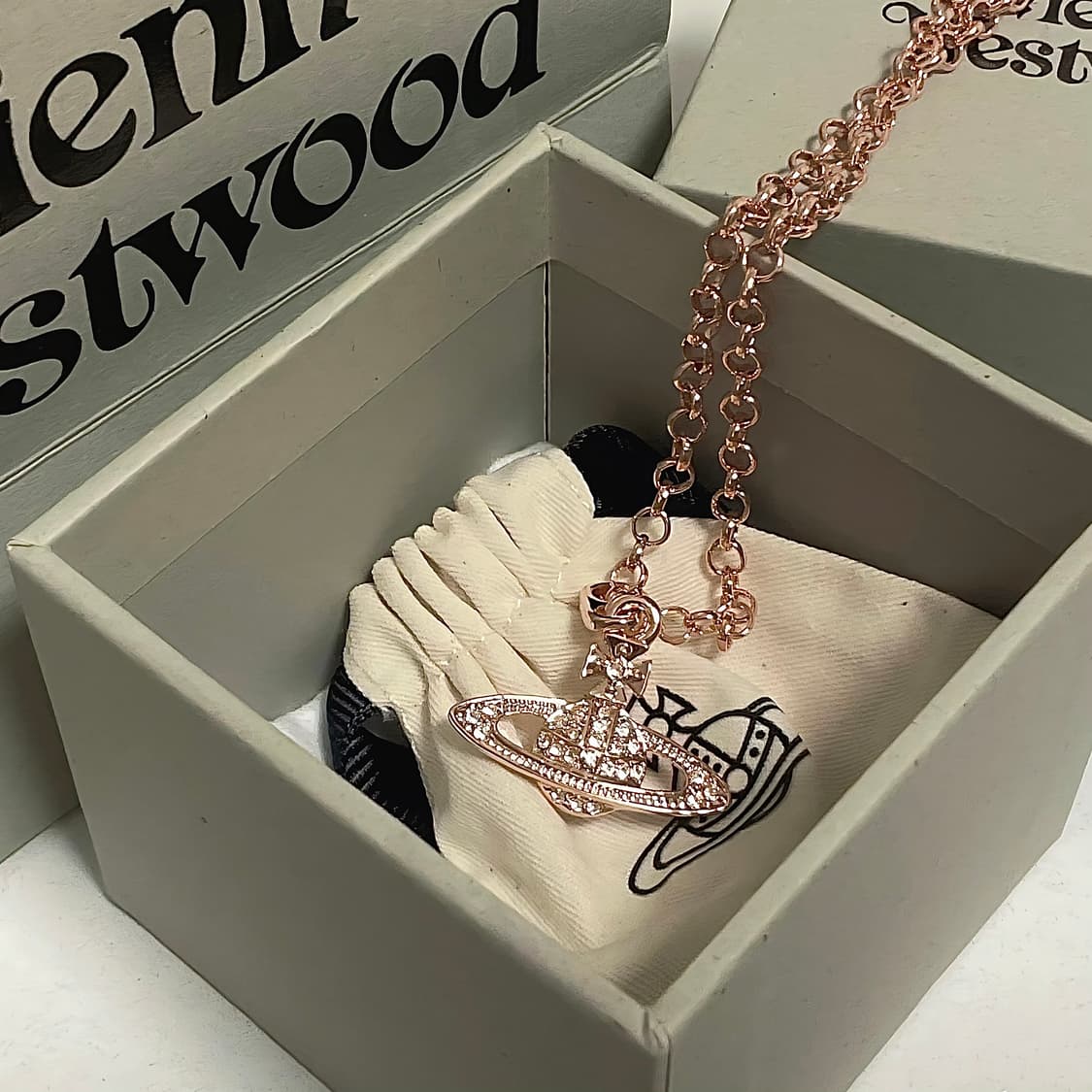 풀박스) 비비안웨스트우드 로즈골드 바스릴리프 펜던트 목걸이 상품이미지1