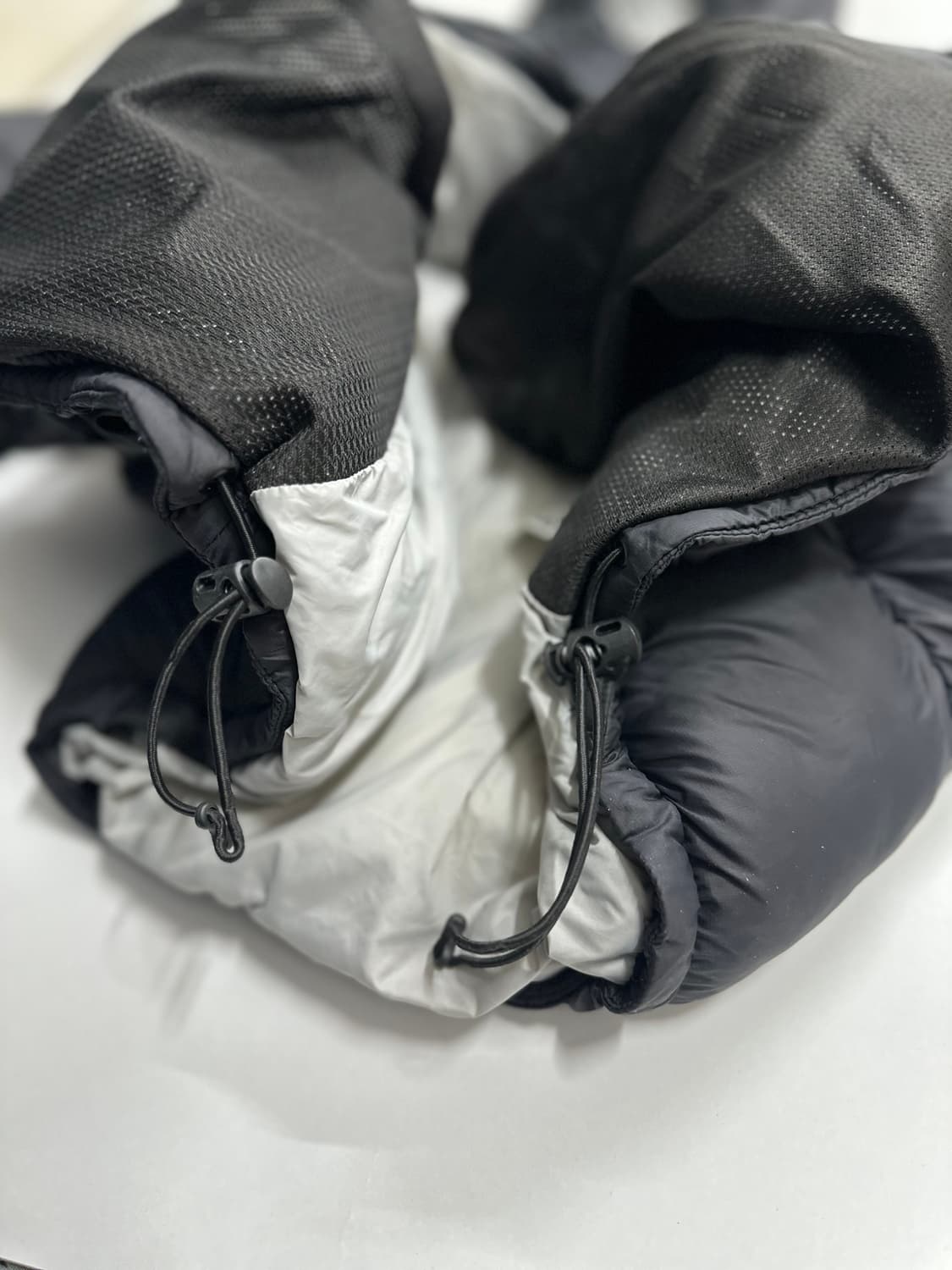 스투시 800필 블랙 패딩 XL 상품이미지3