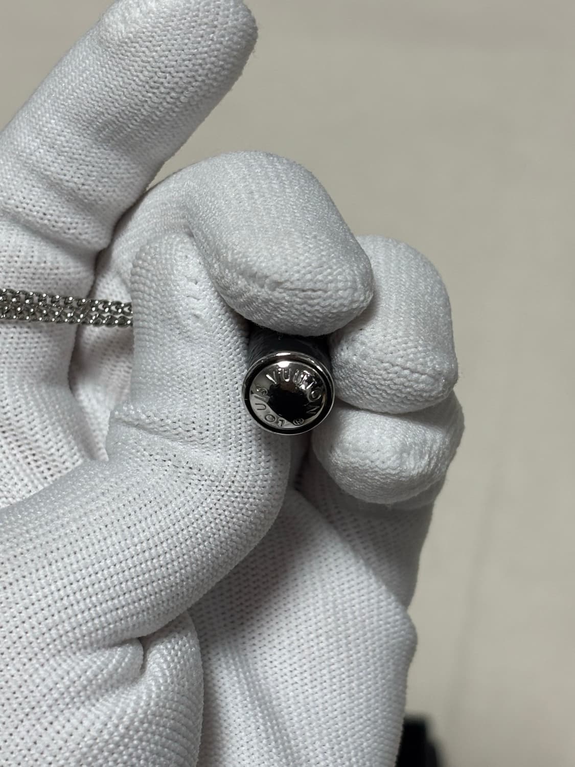 루이비통 모노그램 이클립스 참스 목걸이  상품이미지3