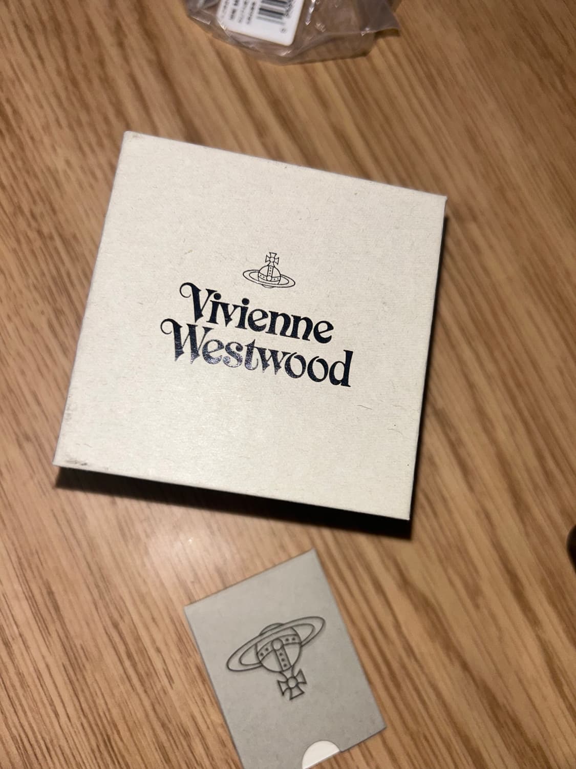 비비안웨스트우드 미니 바스 릴리프 귀걸이 상품이미지4