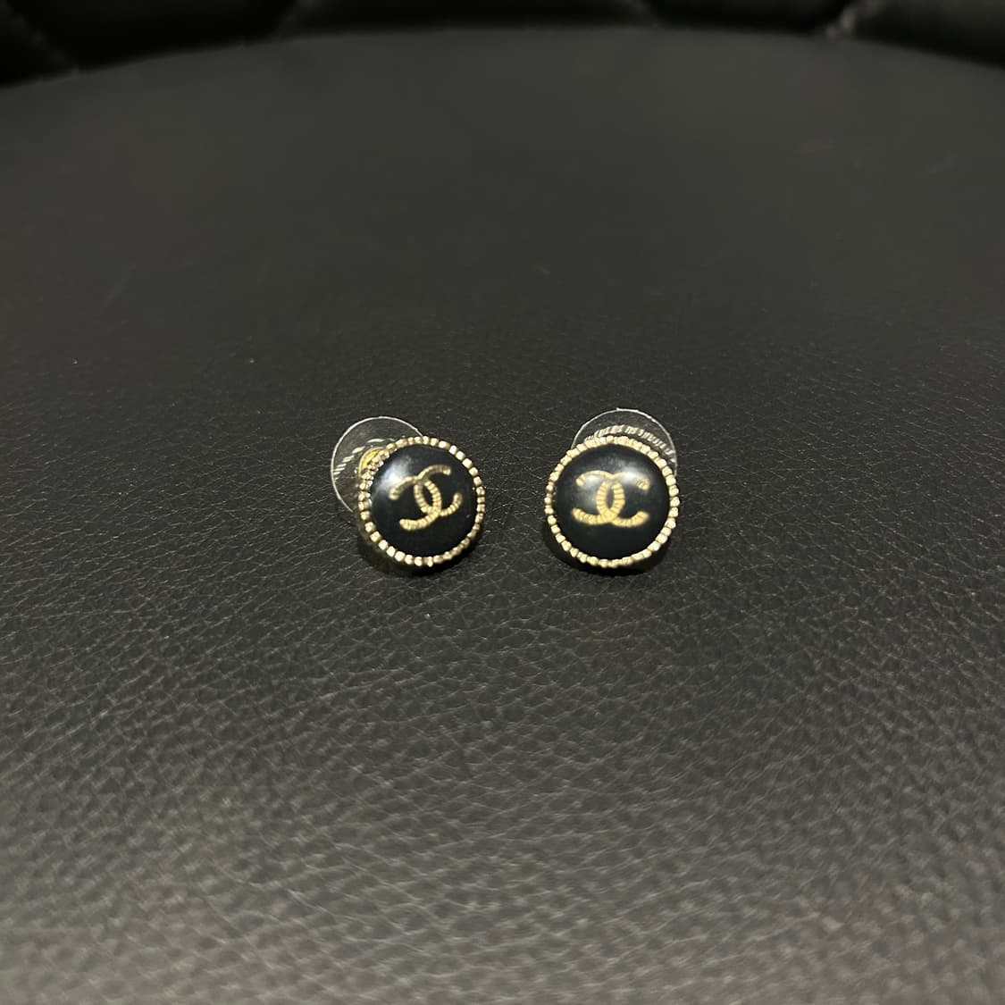 샤넬 메탈 레진 CC 제니 귀걸이 상품이미지3