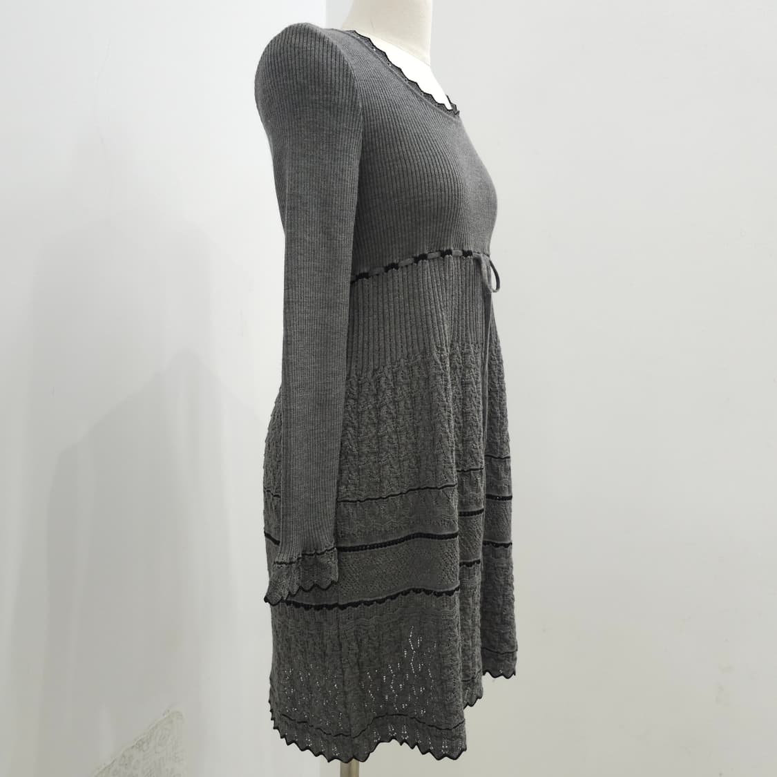 울100 로맨틱 레이스 차콜그레이 니트 원피스 상품이미지2