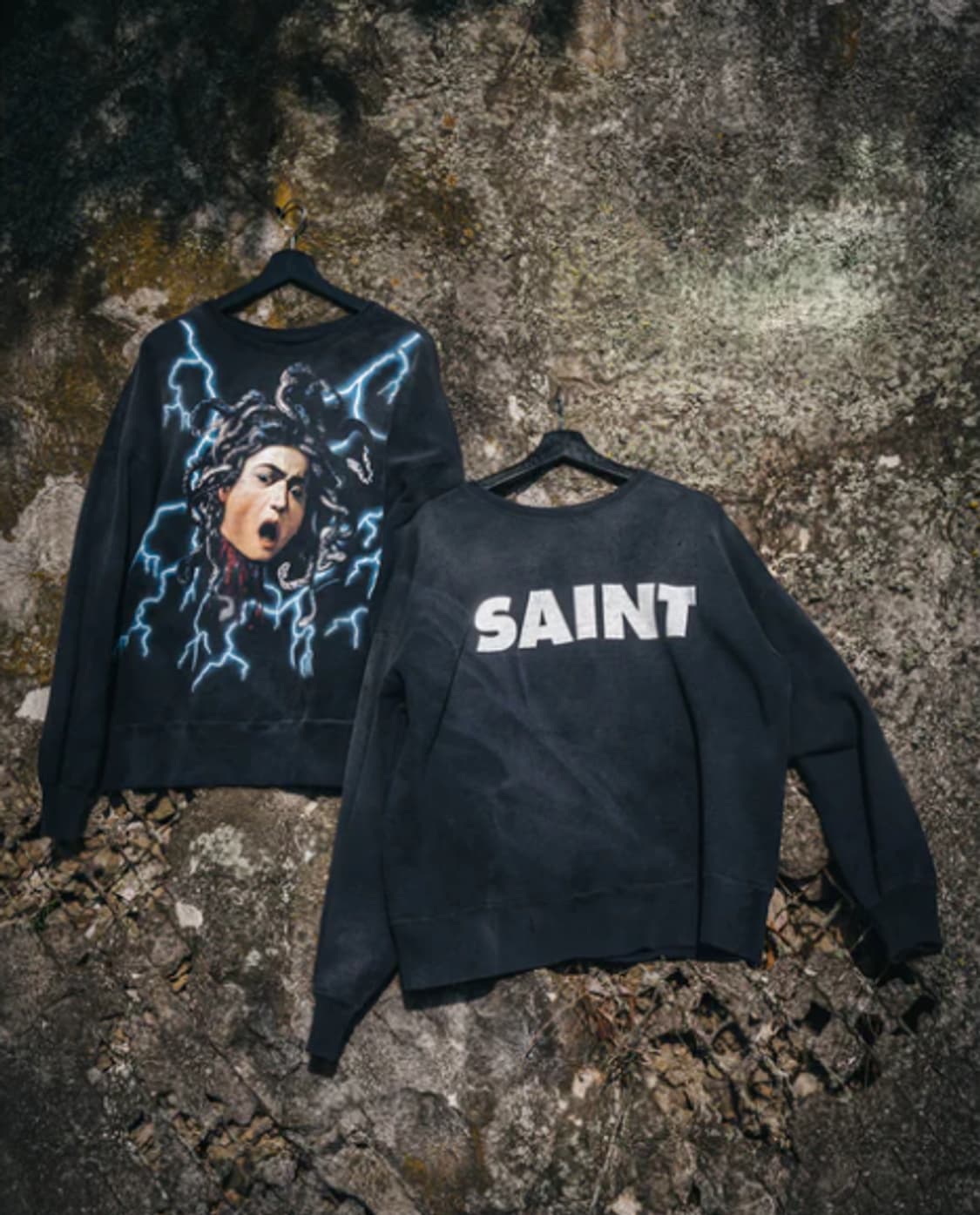 [새상품/L] 세인트미카엘 스웻셔츠 메두사 맨투맨 블랙 상품이미지3