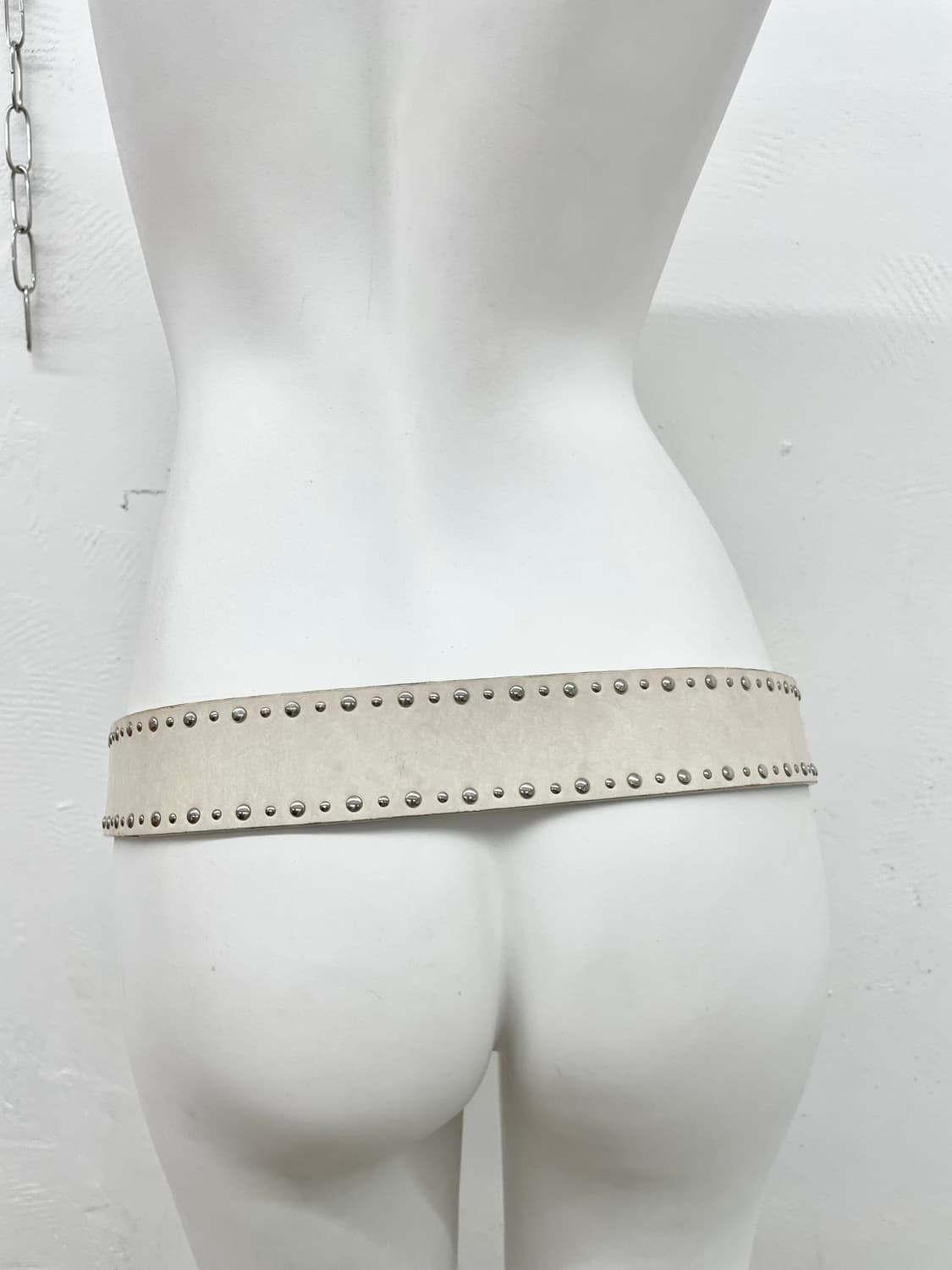 리얼레더 화이트 스터드 버클 벨트 상품이미지4