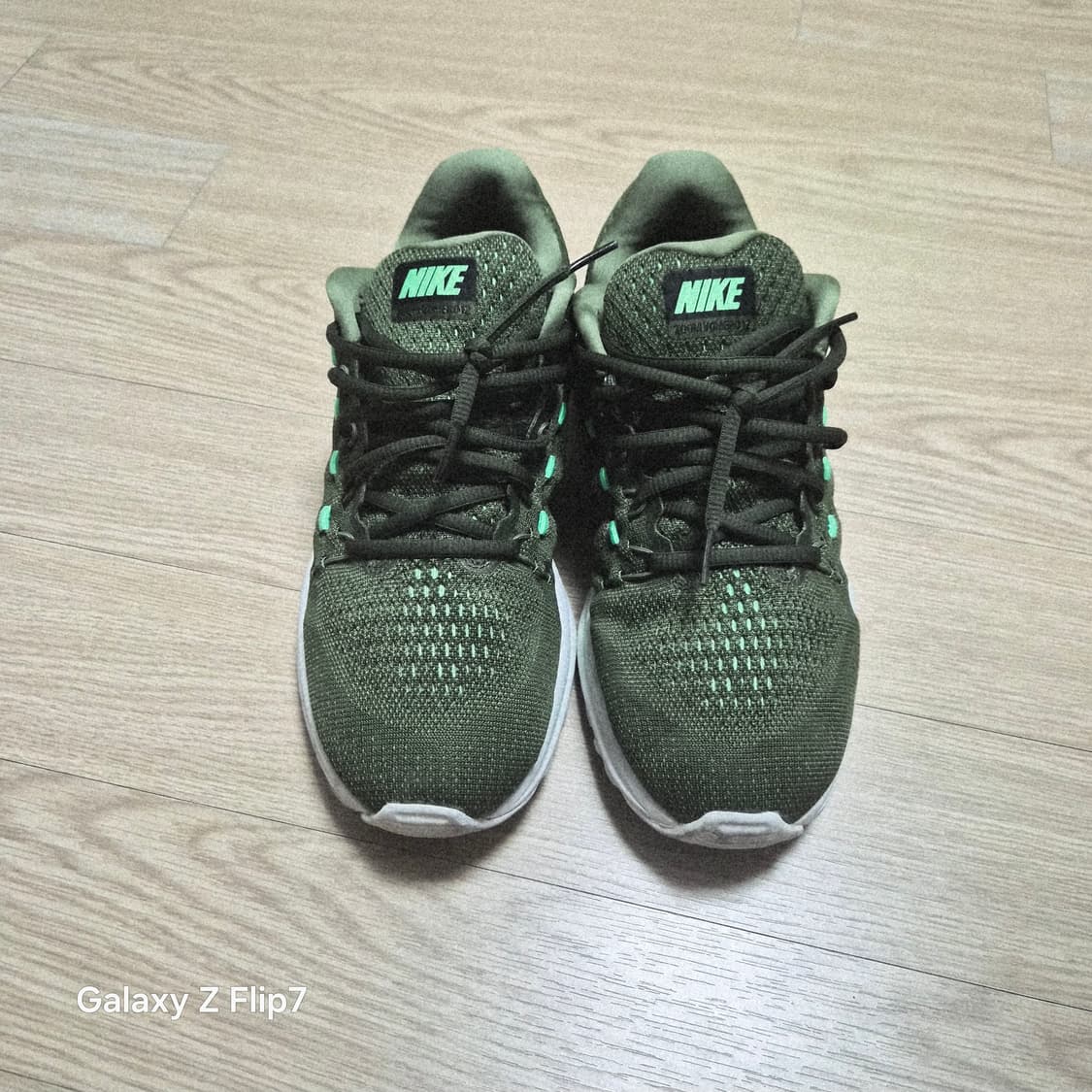 나이키 에어 줌 보메로 그린 상품이미지1