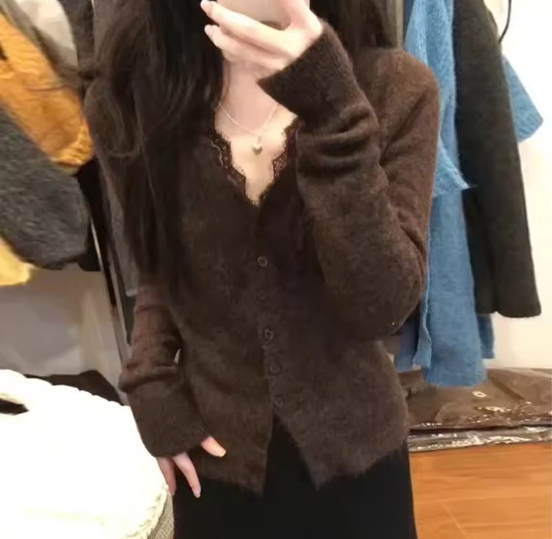 빈티지 슬림핏 버튼 레이스 넥라인 니트 상품이미지1