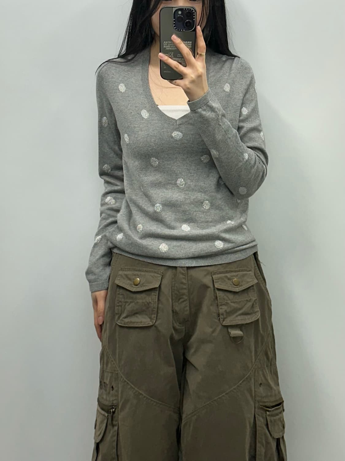 타미힐피거 도트 그레이 브이넥 니트 상품이미지1