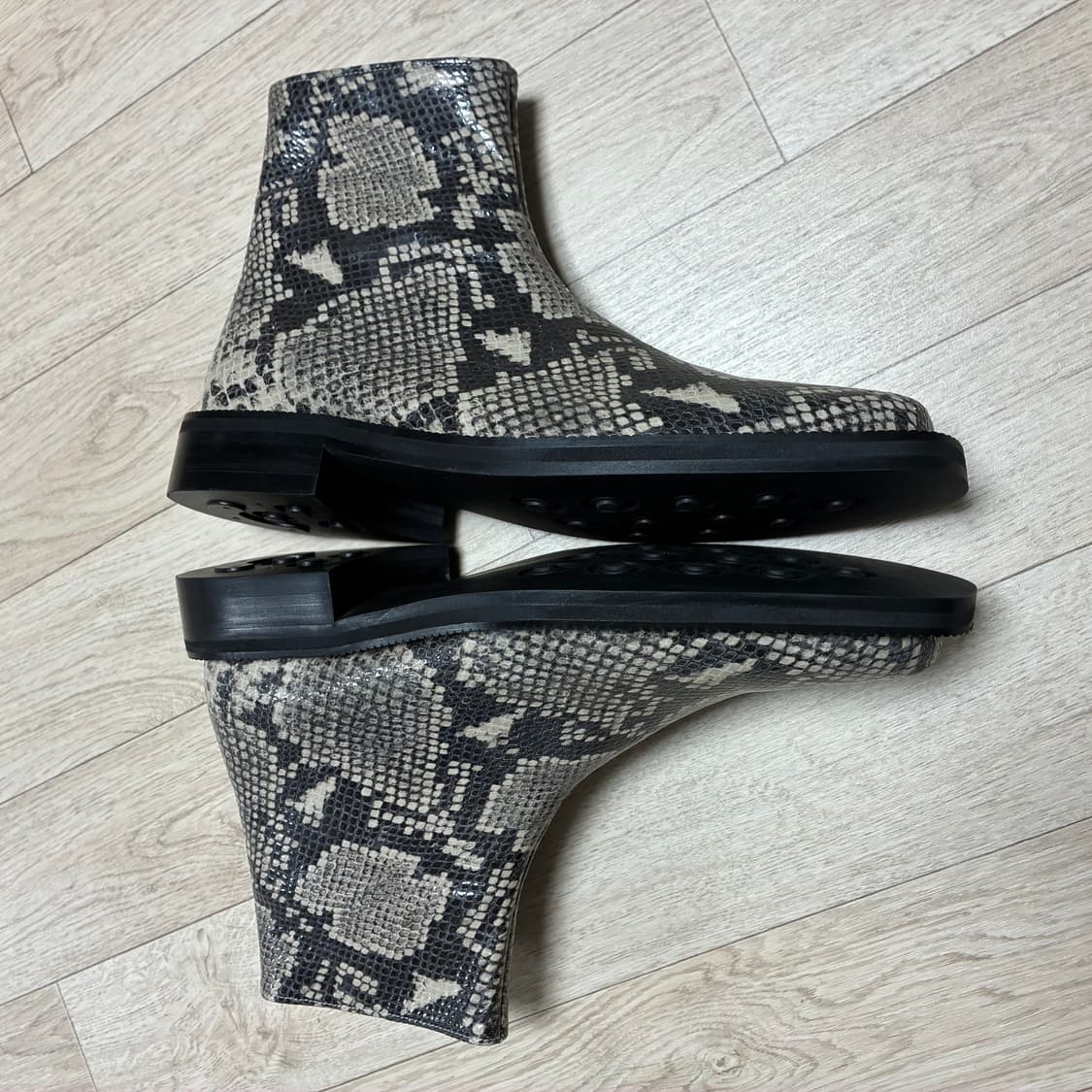 [새상품] 피렌체아뜨리에 PHYTHON 스퀘어토 앵클부츠 9410-ZP  상품이미지5