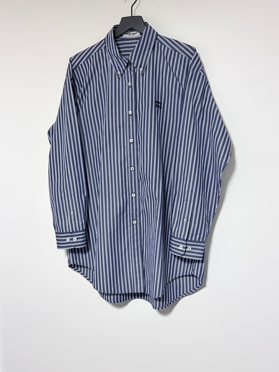 미우미우 스트라이프 자수로고 셔츠 40 상품이미지3