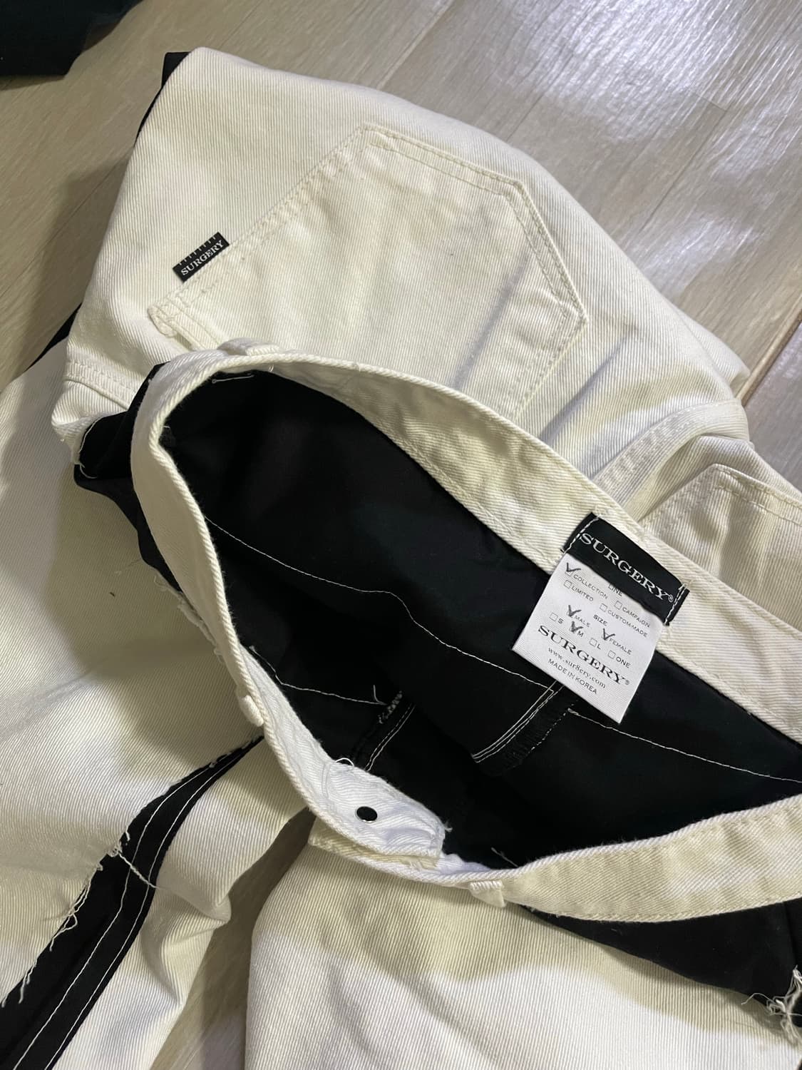 써저리 30도 화이트 블랙 진  상품이미지3