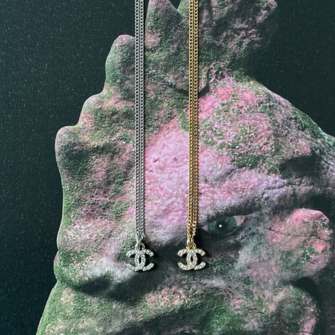 2Color 샤넬 쁘띠 크리스탈 CC 시그니처 목걸이 상품이미지3