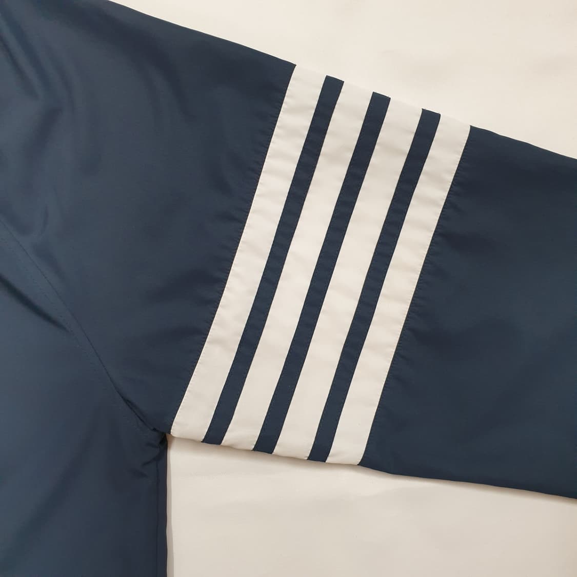 [4] 톰브라운 바람막이 자켓 네이비 상품이미지6