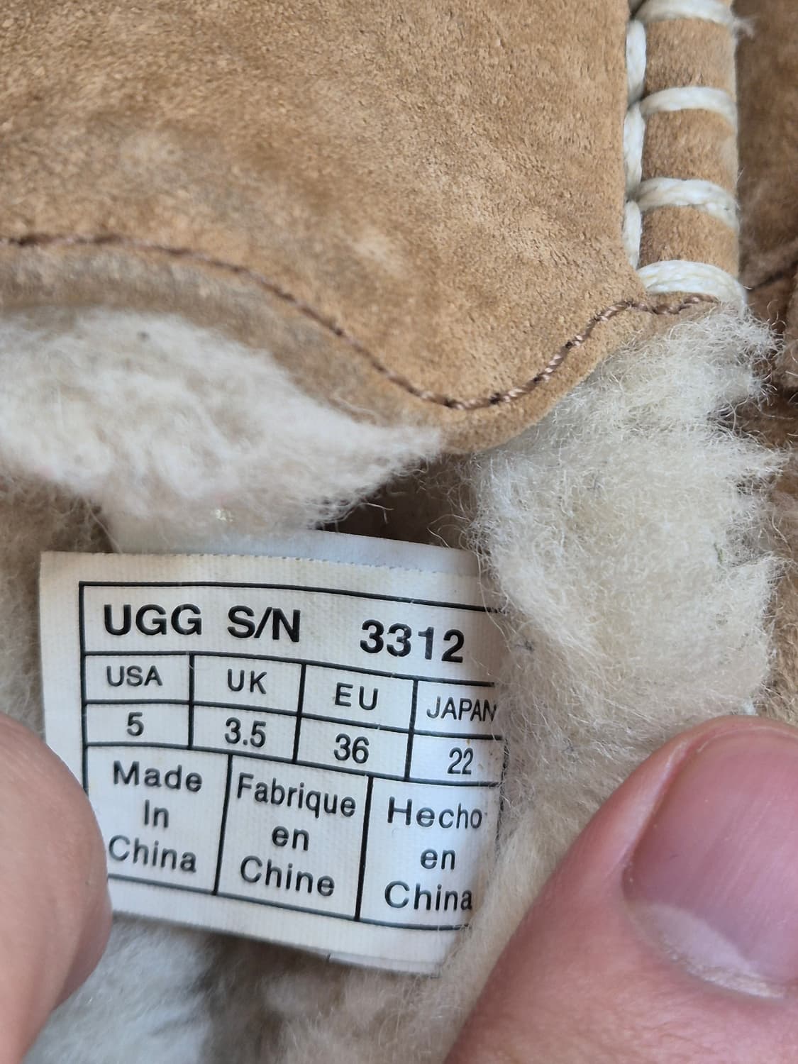 어그 모카신 슬리퍼 단화입니다. 부드러운 스웨이드 재질이라 고급스러워요. 상품이미지6