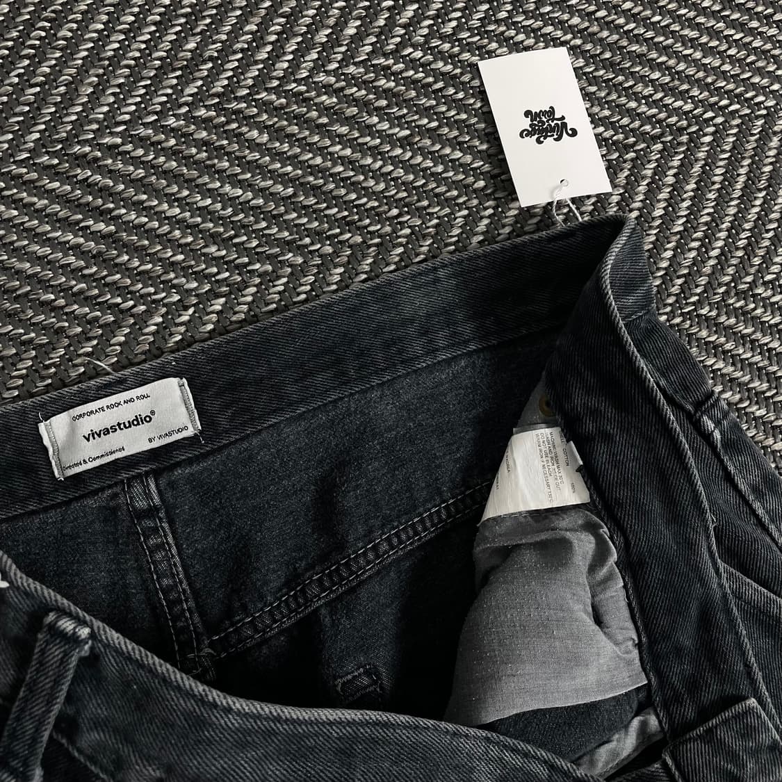 비바스튜디오 와이드핏 블랙 데님 팬츠 o 2861 상품이미지4