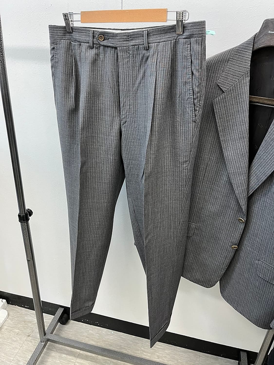 105,35) 크리스찬디올 스트라이프 슈트  상품이미지9