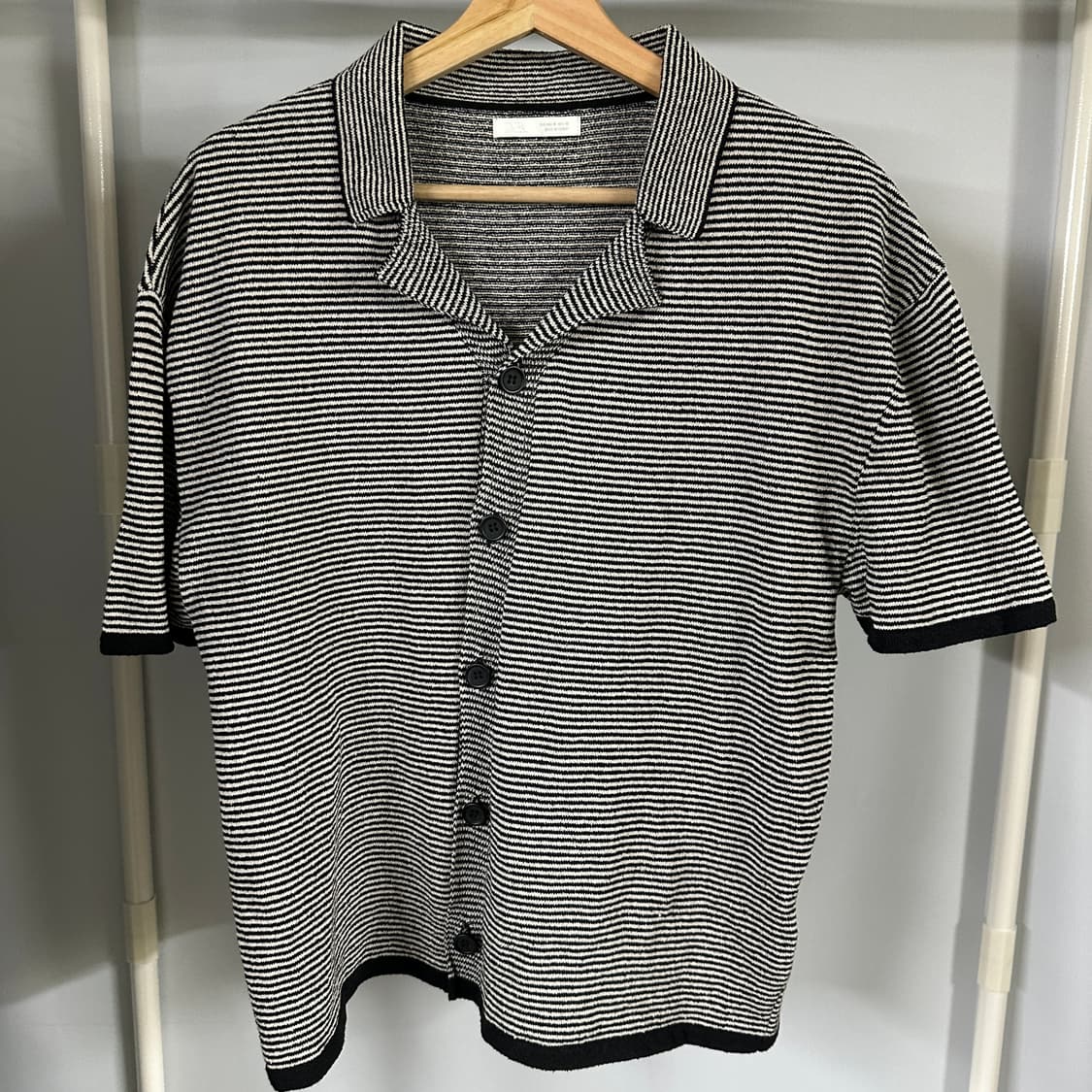 자라 오픈카라 스트라이프 니트  상품이미지1