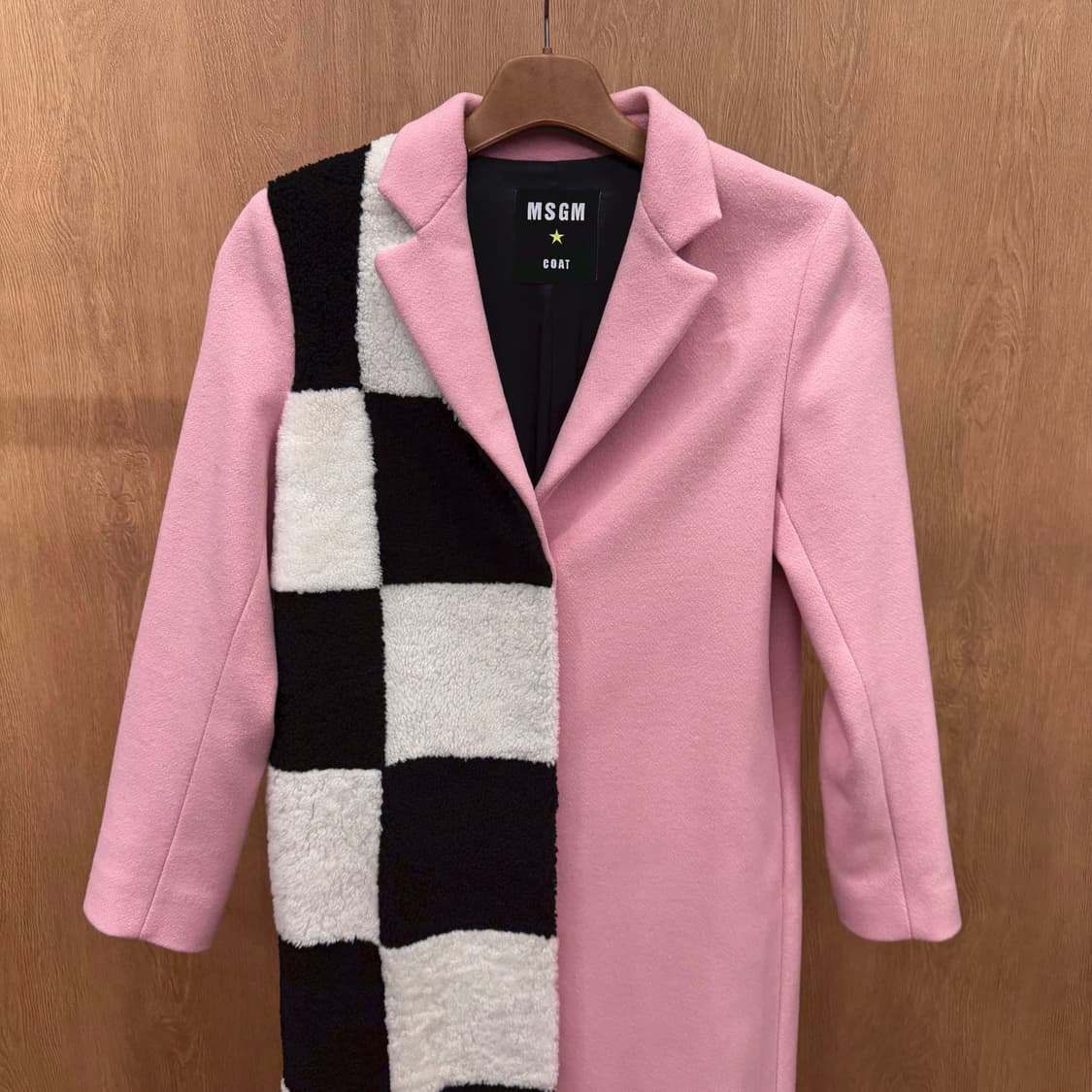 MSGM 롱 코트 싱글 브레스트 퍼 텍스처 체크보드 배색 디테일 핑크 상품이미지4
