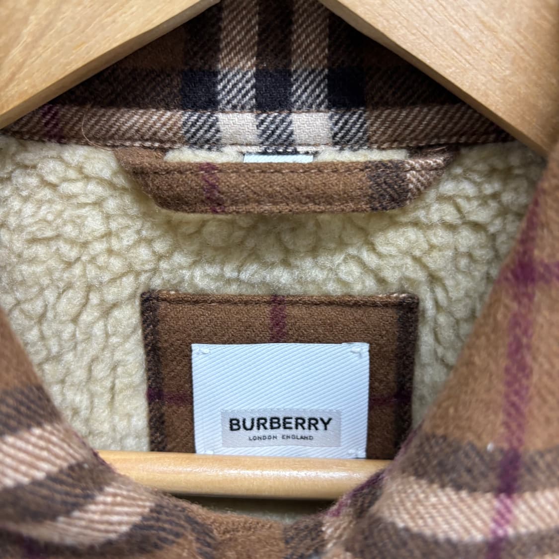 [M]버버리 체크 울 양털 자켓 상품이미지3