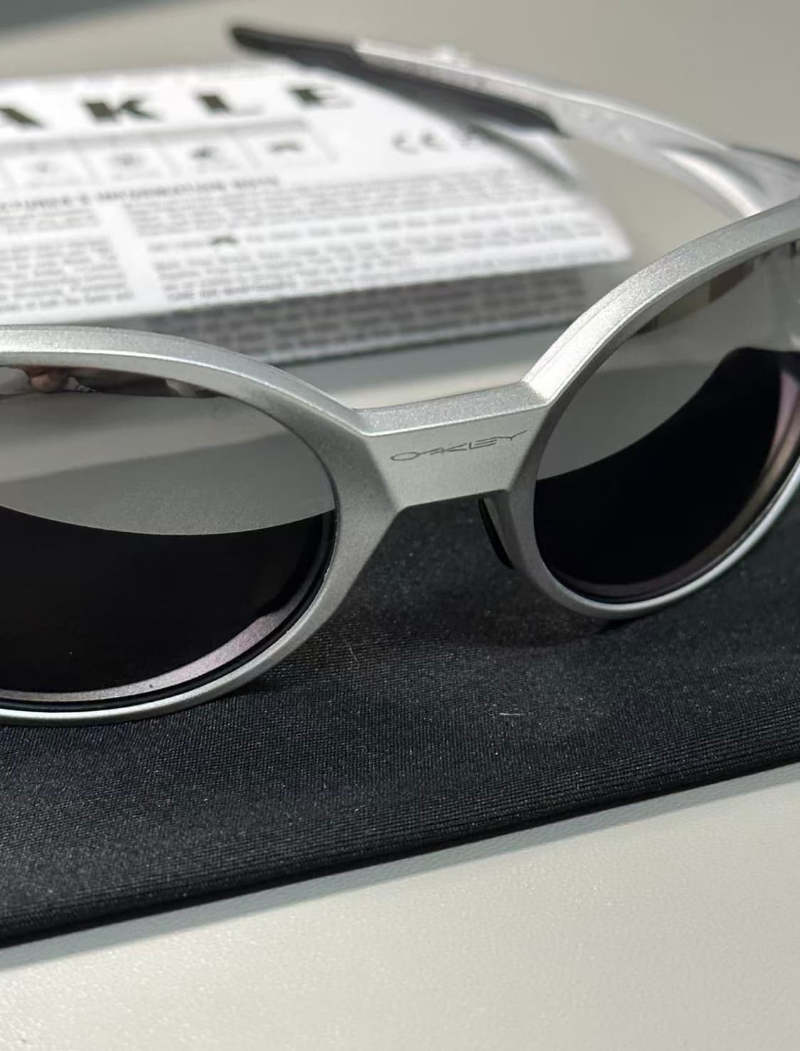 오클리 아이 자켓 리덕스 실버 프레임 프리즘 블랙 폴러라이즈드 렌즈 하이 상품이미지5
