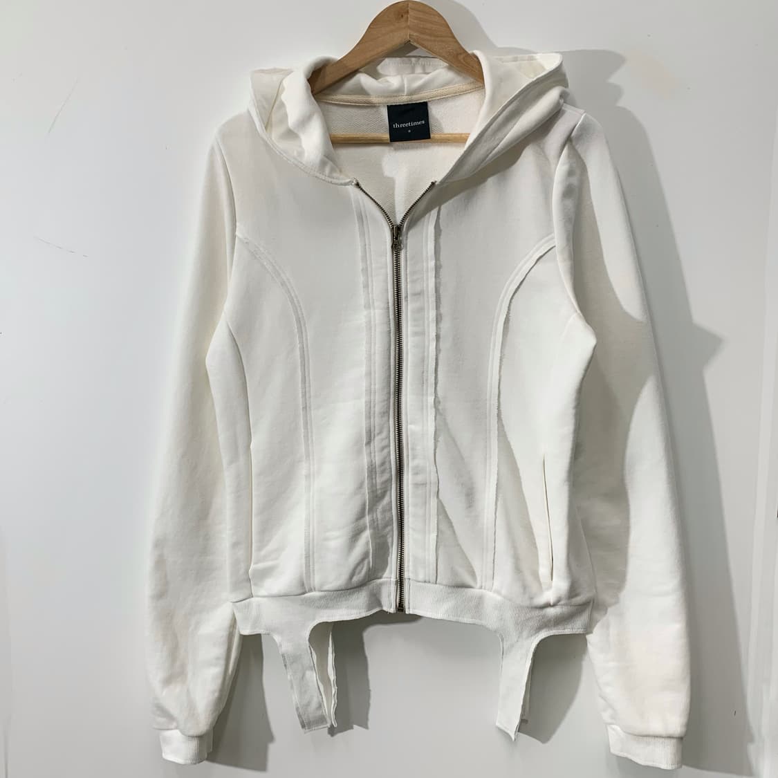 쓰리타임즈 후드집업 화이트 상품이미지1