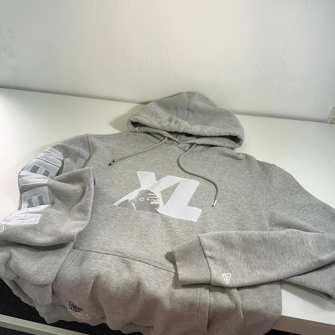 L 뉴에라 X 엑스라지 클리퍼스 그레이 백로고 후드티 상품이미지1