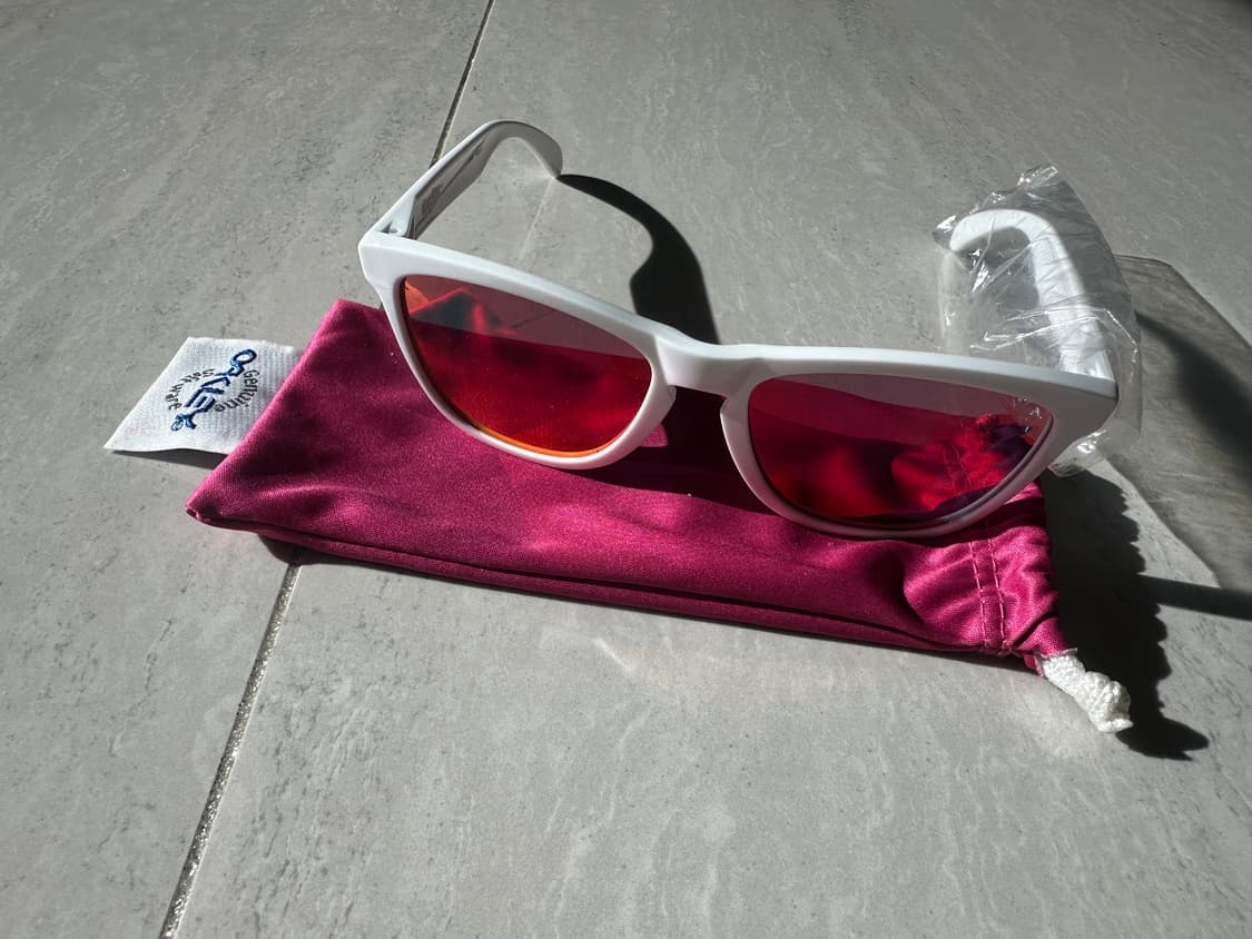 오클리 프로그스킨 흰빨 상품이미지1