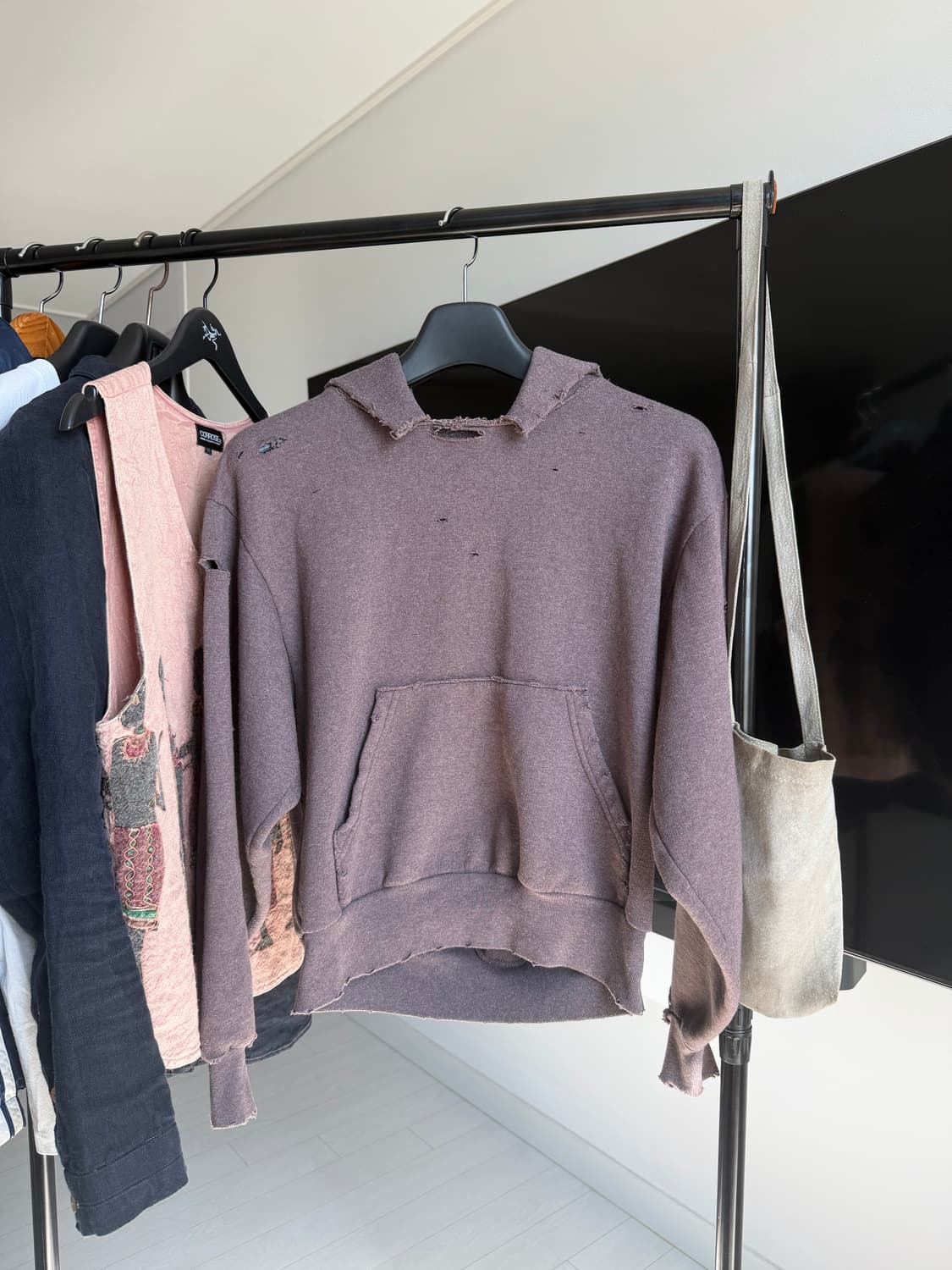 디디에르 didier 디스트레스 페이딩 후드티 (코르티스 크러쉬 등 착용 상품이미지1