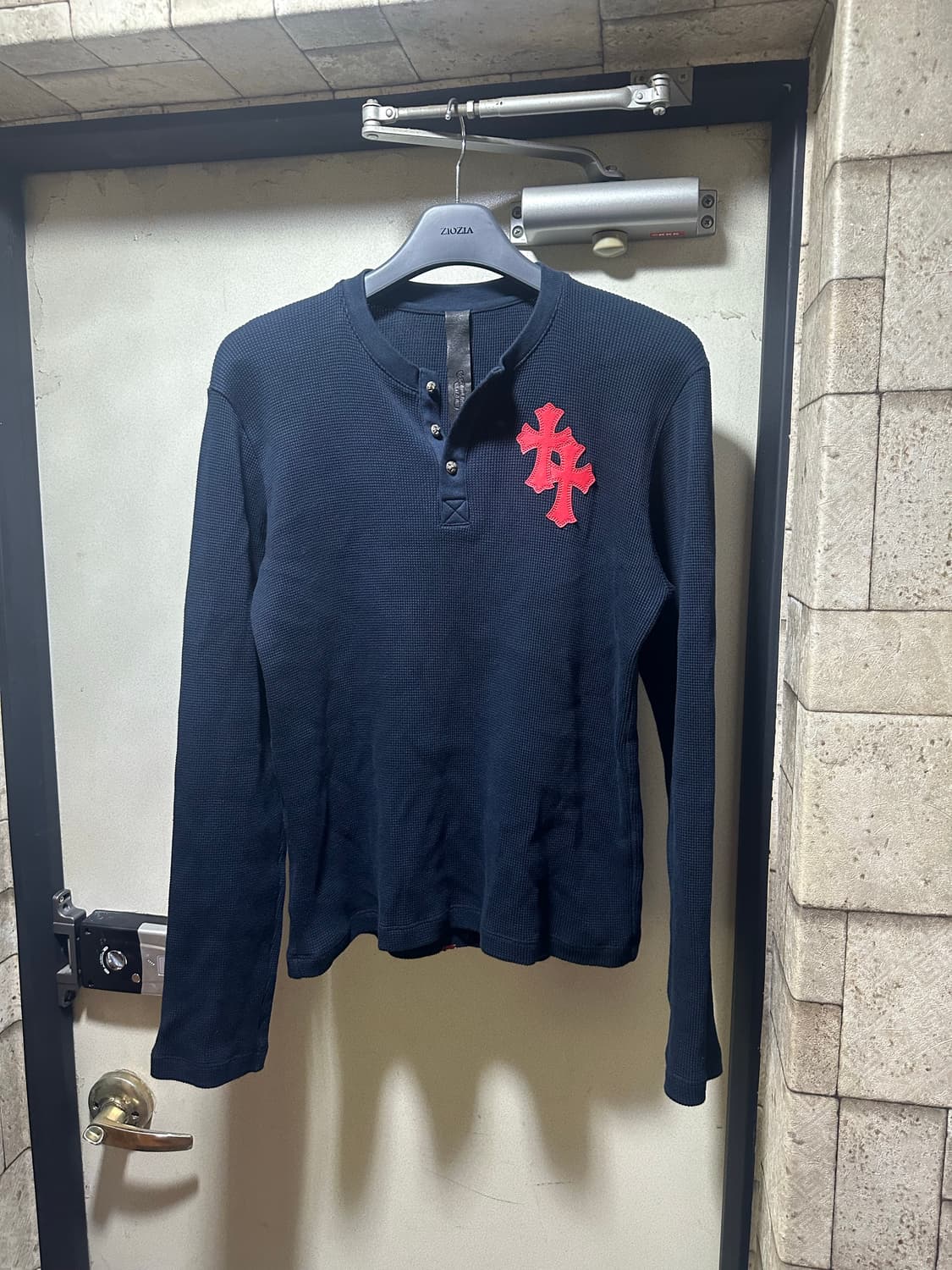 크롬하츠 와플 헤비웨이트 레더 패치 니트 헨리넥 상품이미지1