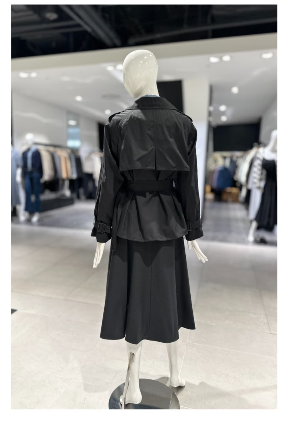 나이스클랍 399000원 블랙 숏 트렌치코트 상품이미지3