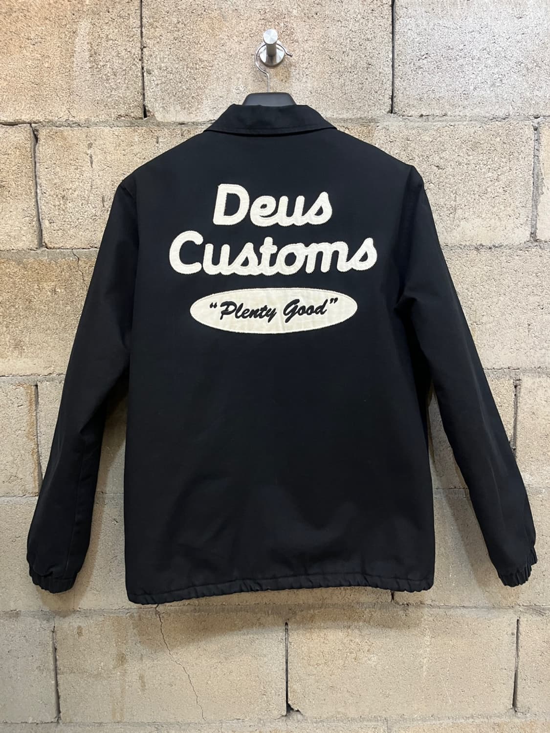 데우스 엑스 마키나 플렌티 코치 자켓 상품이미지1