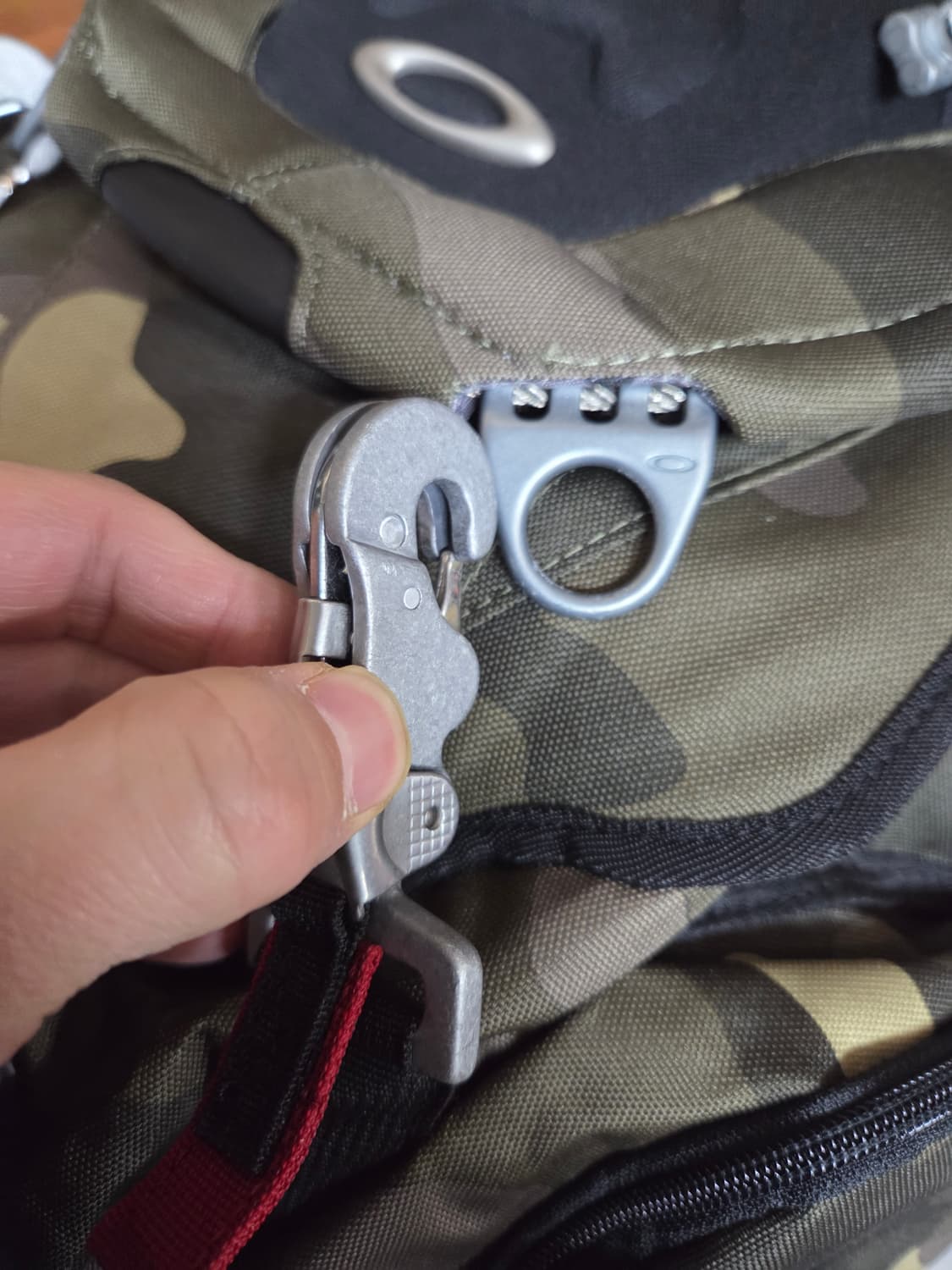 오클리 베스룸 키친 카모 백팩  상품이미지4