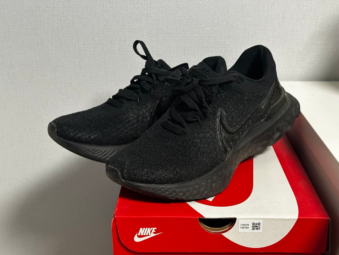 나이키 런닝화 인피니티 런 플라이니트3 트리플블랙 상품이미지1