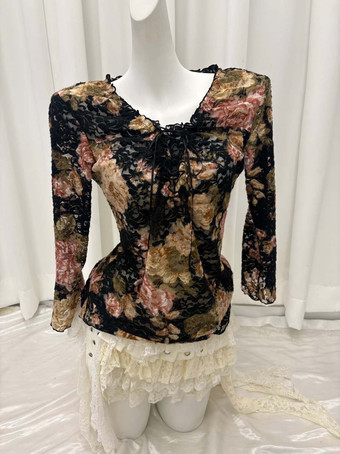 플라워 시스루 블라우스 상품이미지1