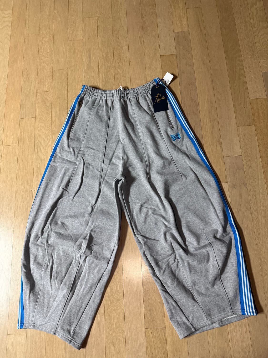 니들스 X LHP 한정판 HD 스웻팬츠 배기핏 S사이즈 새상품 풀구성 상품이미지3