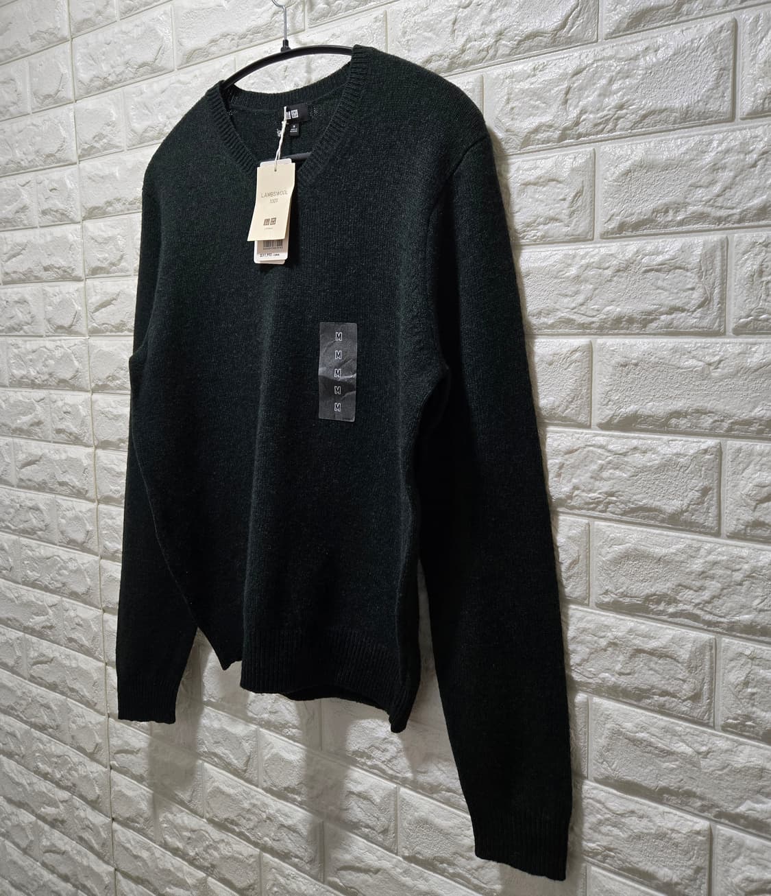 새상품/ 유니클로 일본판 램스울 브이넥 스웨터 95 상품이미지3